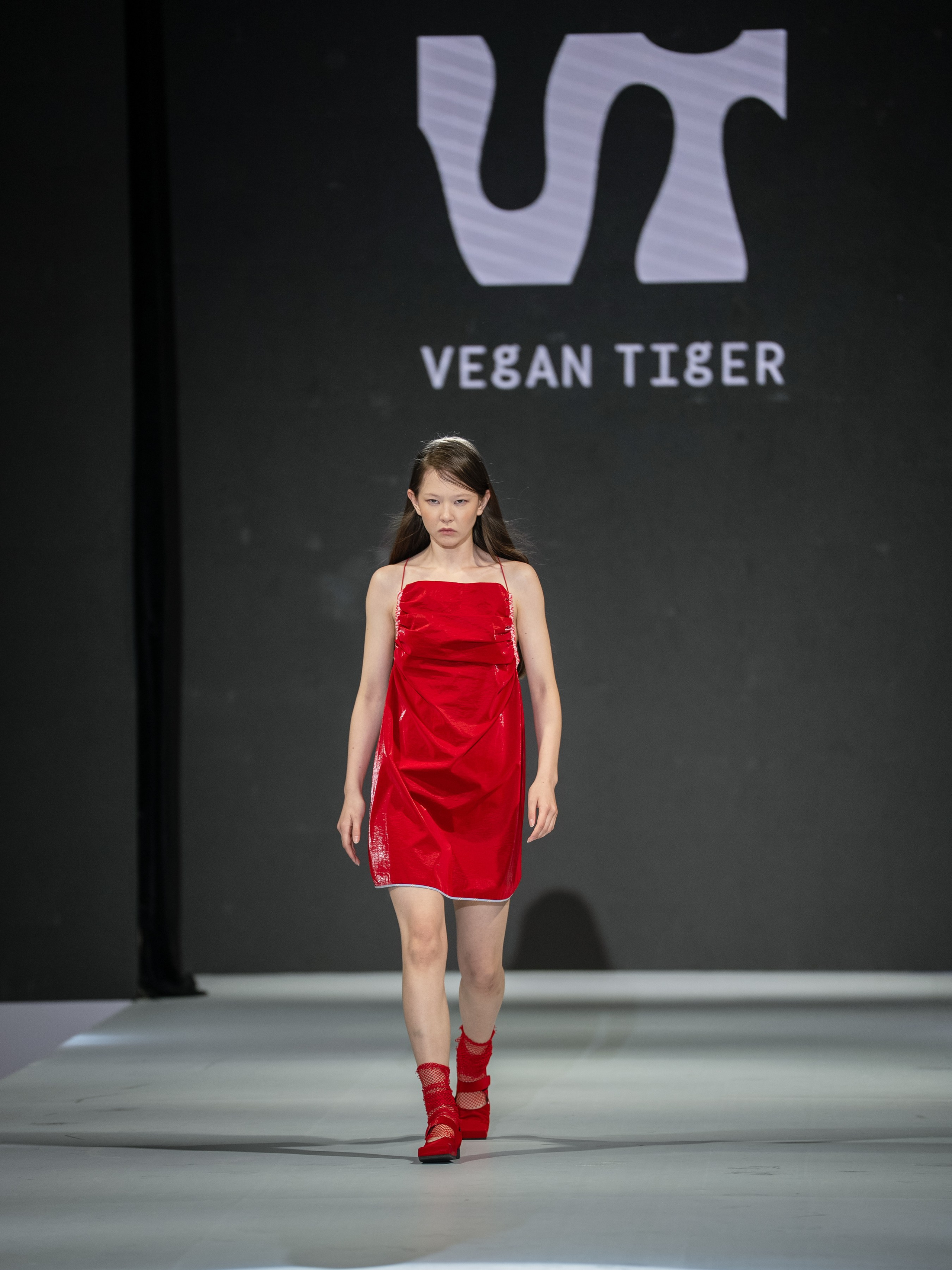 EURASIAN FASHION WEEK Vegan Tiger. Сайт Алматинского НЮ АРТ, будуар и фэшн фотографа Дениса Карпенко