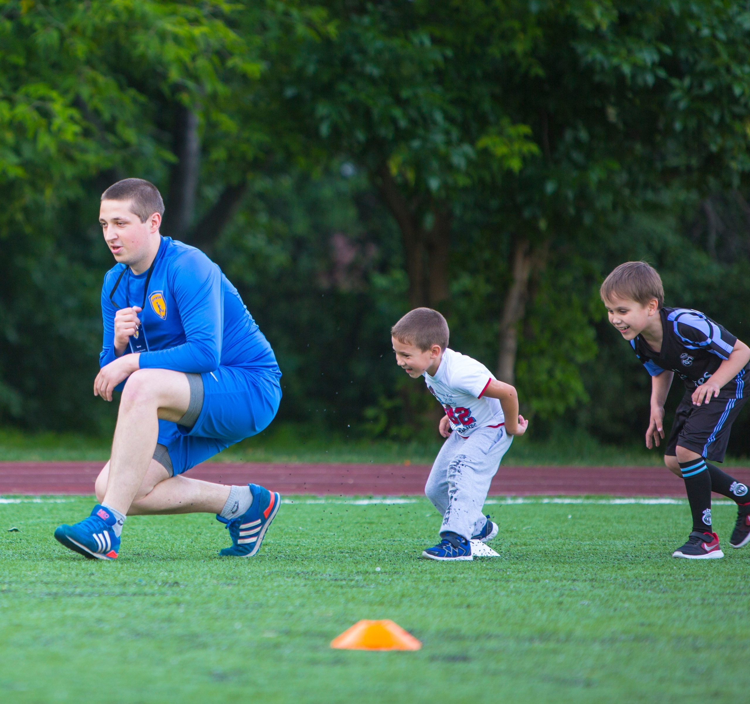 Футбольная школа «Юниор» — фото тренировок и игр. Выпускные альбомы для школы и детского сада — школьный фотограф Подольск, Троицк, Щербинка, Москва