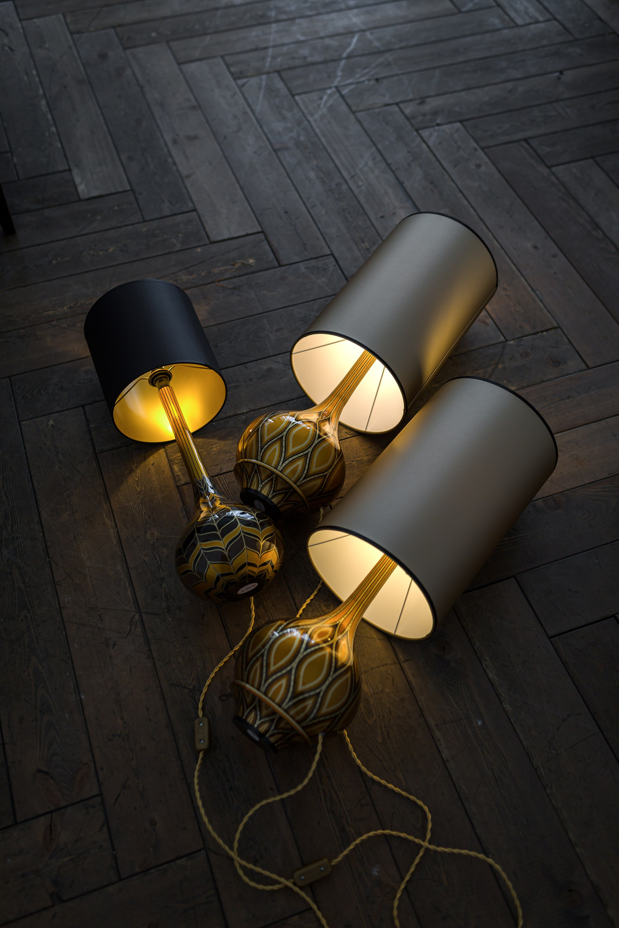 Красивые светильники с авторской росписью в технике Хохлома