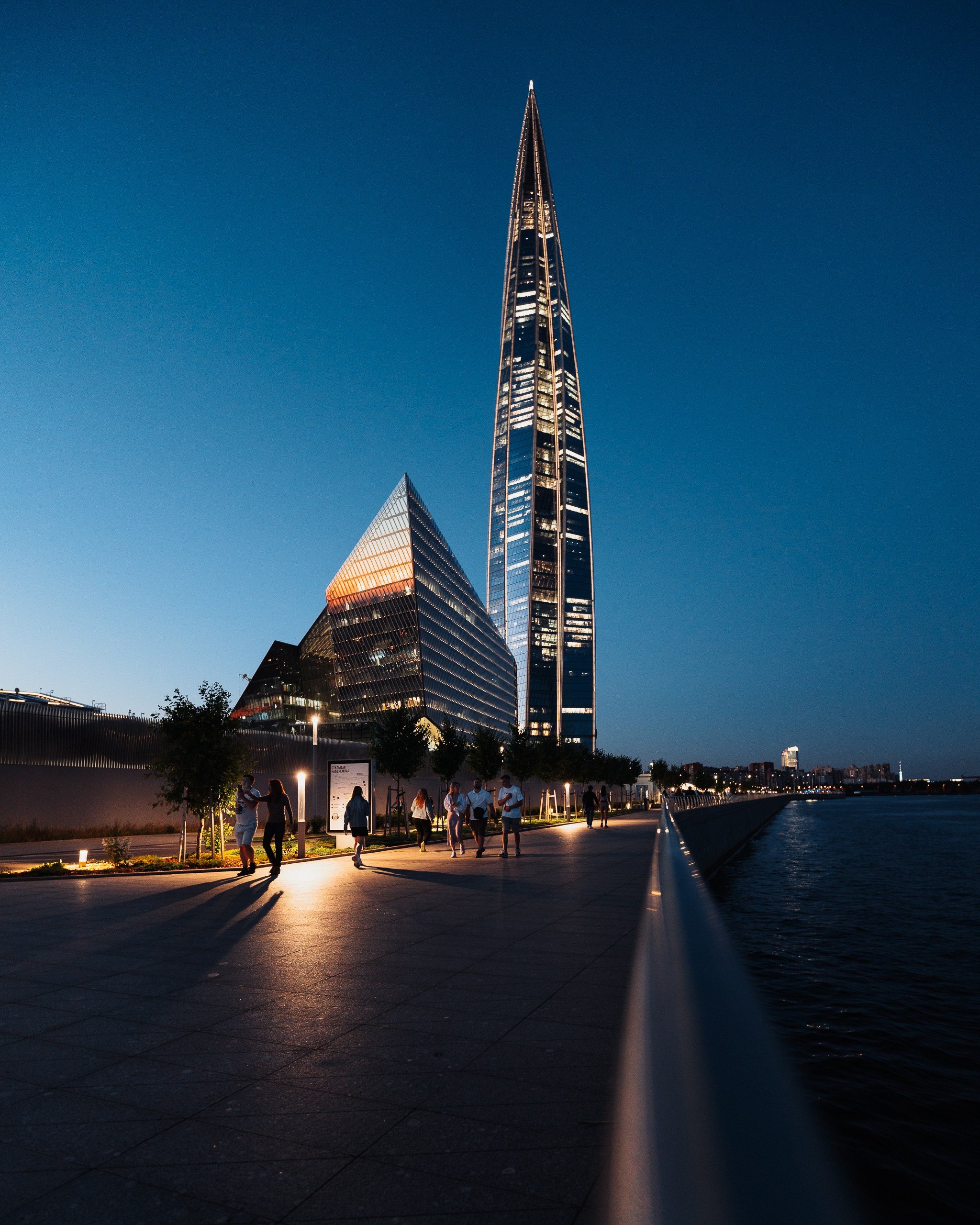 Городской пейзаж | Стрит. Репортажный фотограф Красноярск Алекс Чампакхам