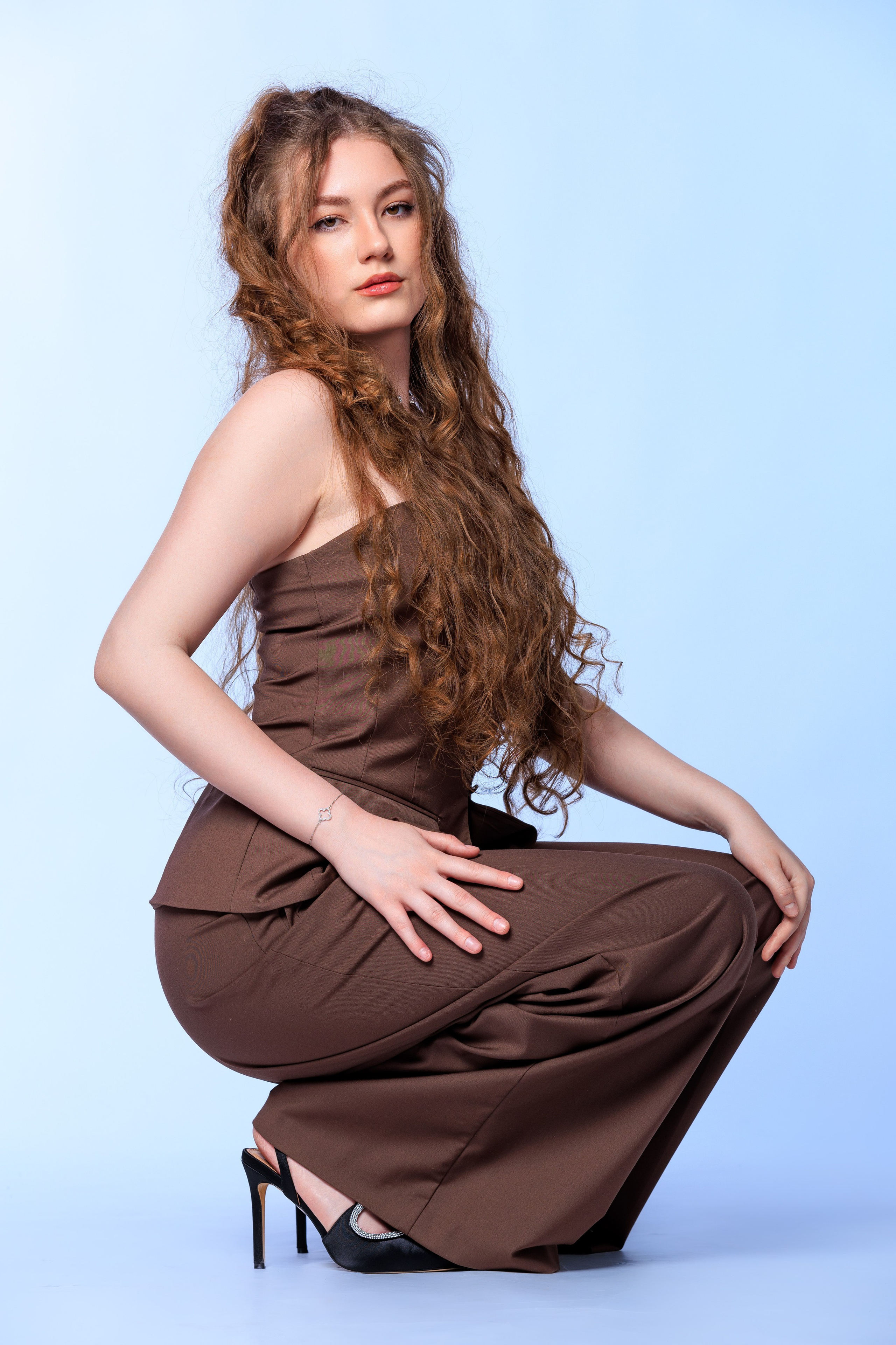 Смотреть фотки в фотостудии. Выпускные альбомы Геленджик, Новороссийск, Краснодар, Туапсе