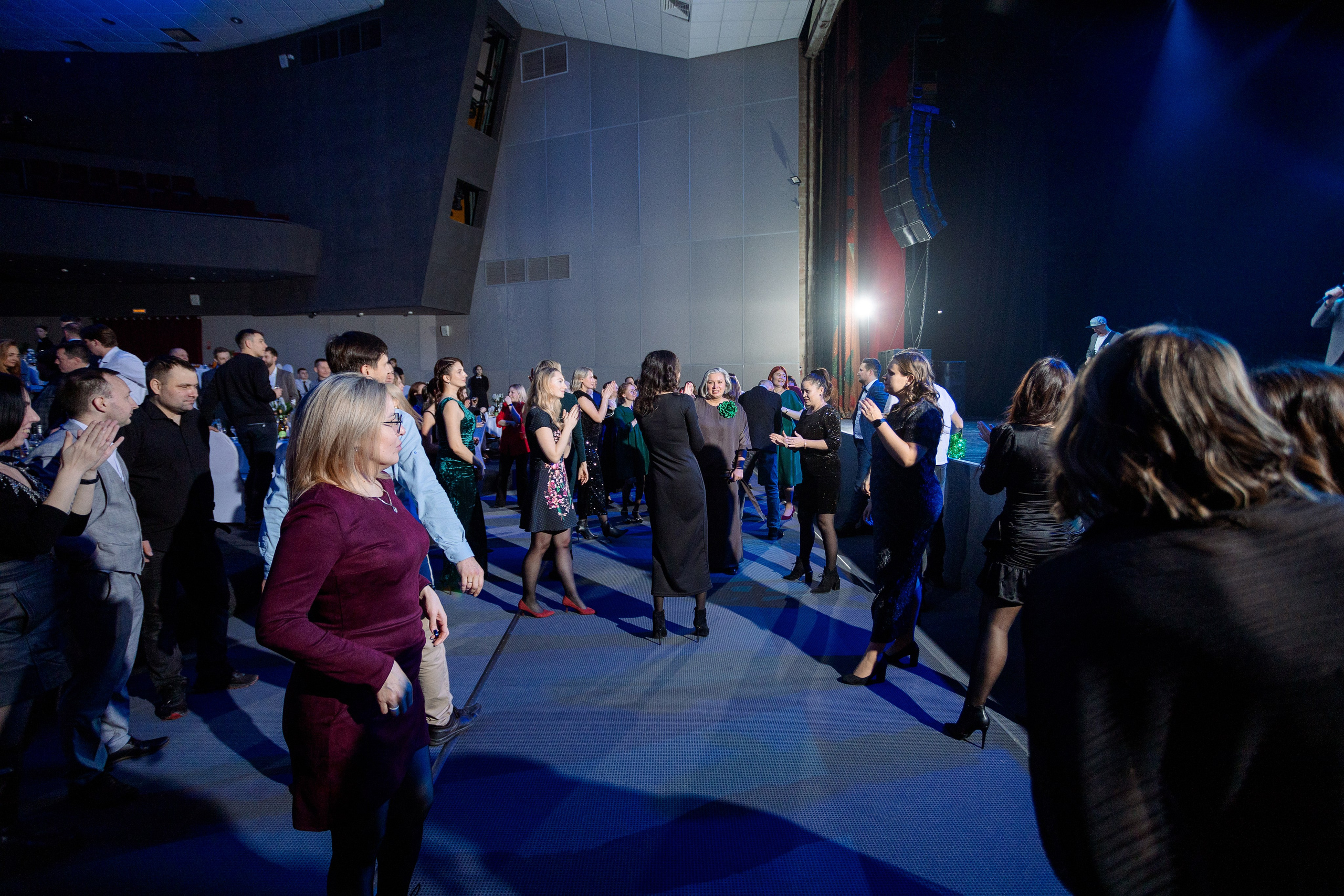 РЕПОРТАЖ: НОВЫЙ ГОД В ДК МЕТАЛЛУРГ. Профессиональный фотограф в Ижевске Леша Петров