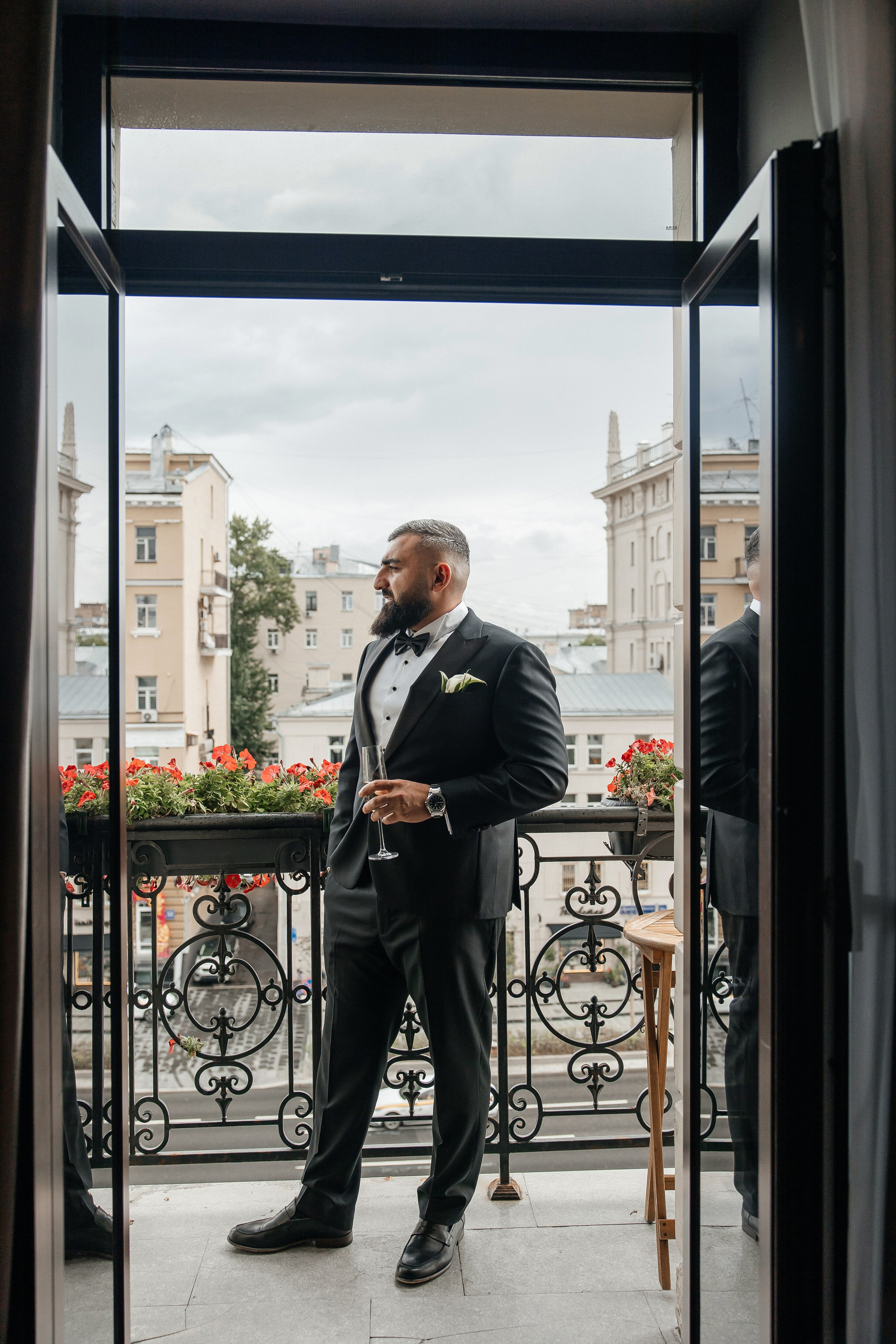 Свадебная фотосессия в отеле Hartwell в Москве. Свадебный фотограф в Москве Дарья Олендарёва