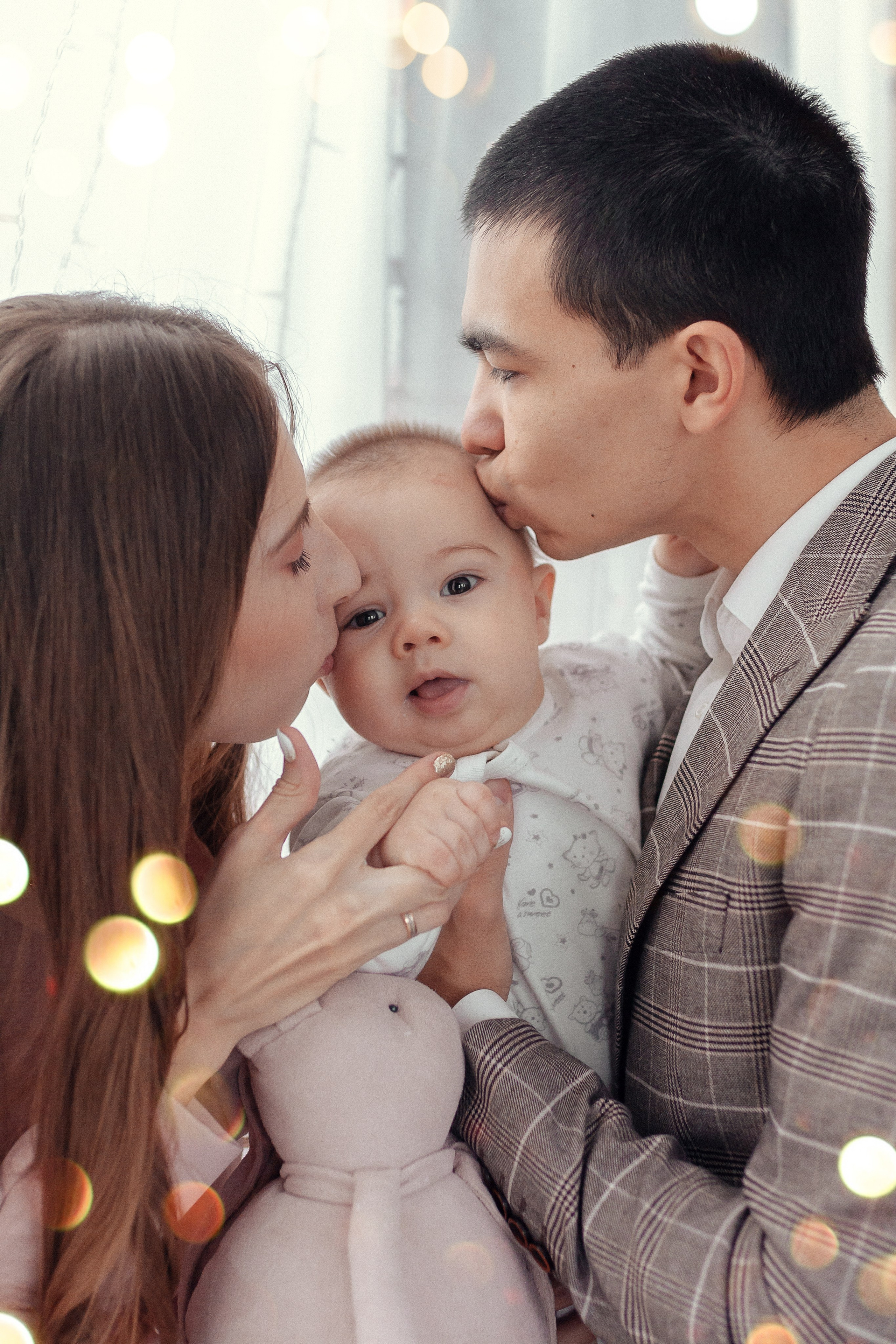 Зиля с семьей. Новогодняя фотосессия в студии. Профессиональный фотограф, Москва |Видное Елена Елизарова
