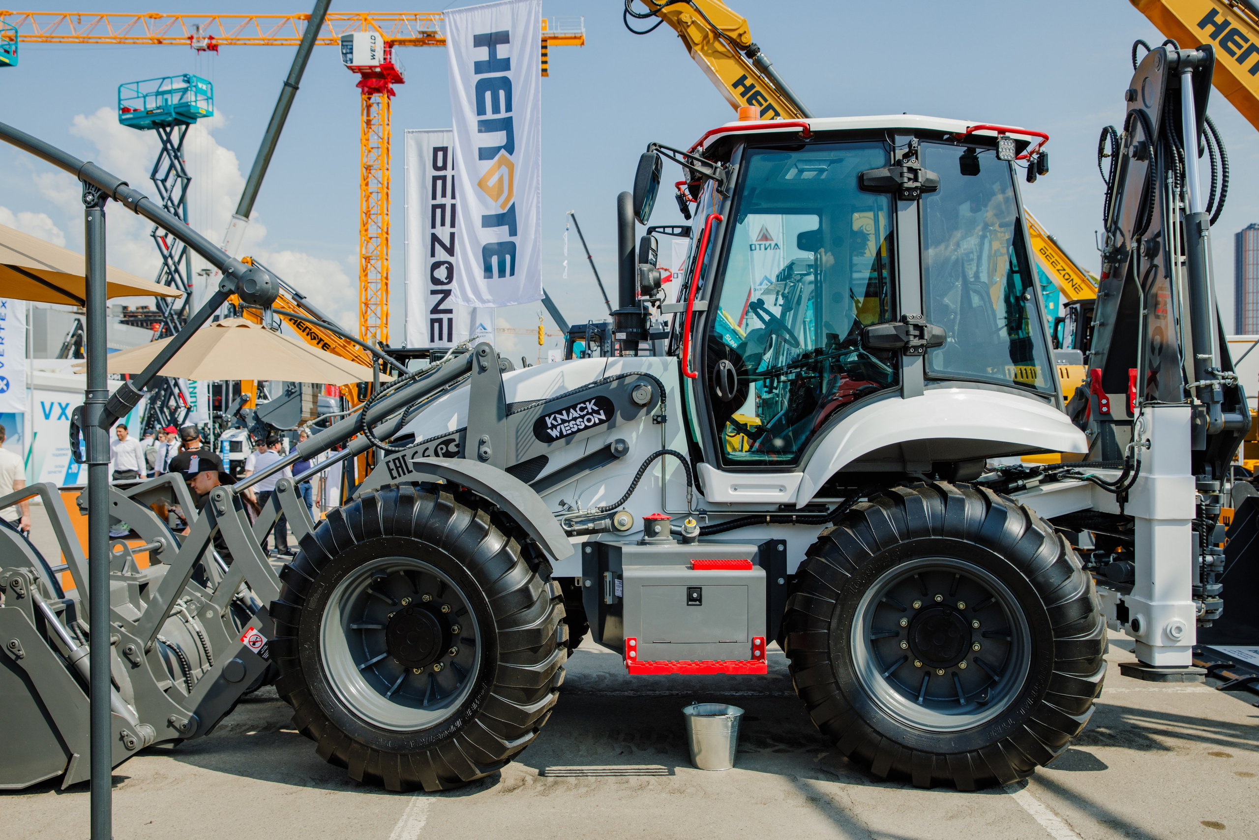Выставка Спец. Техники. Фотограф Москва Шептаев Артём