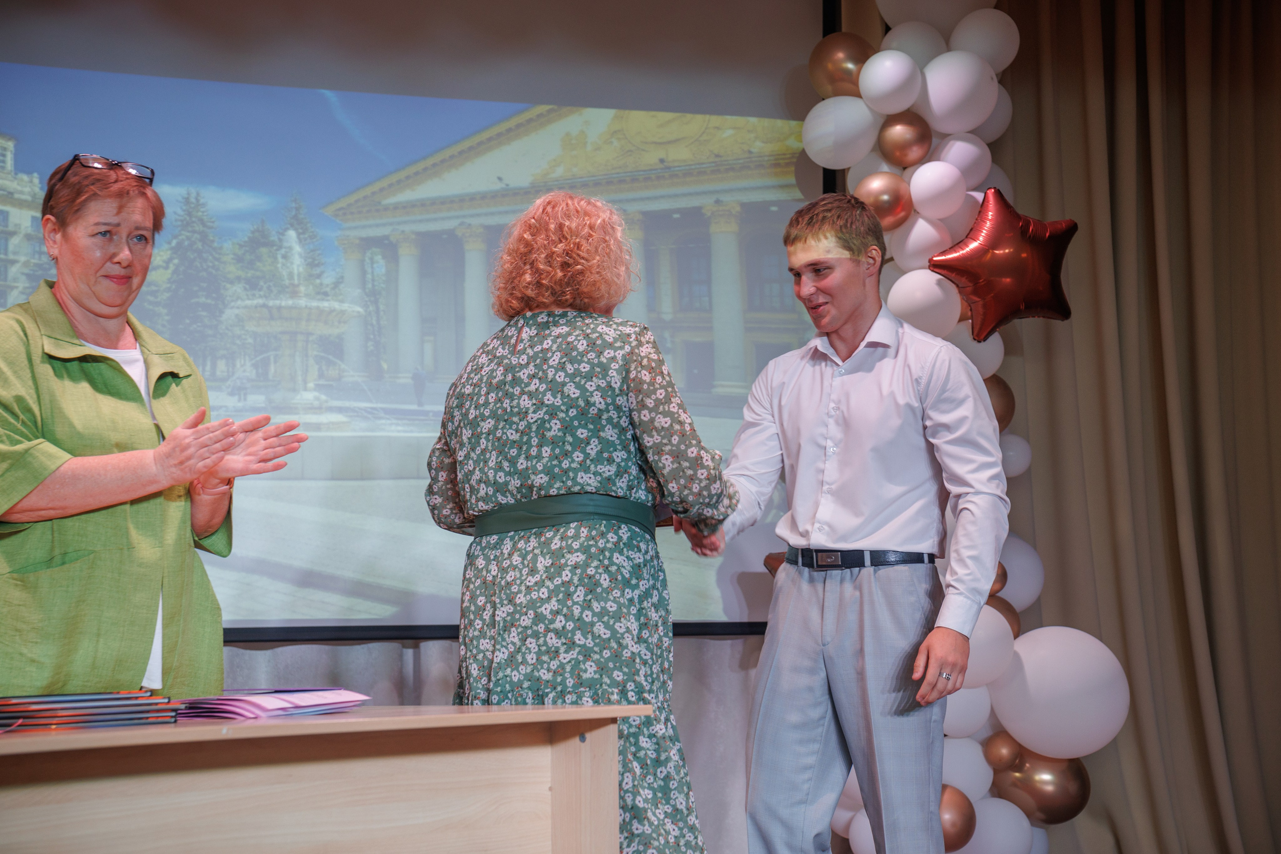 Вручение аттестатов. Свадебный и семейный фотограф в Новосибирске Ирина Дорошкова