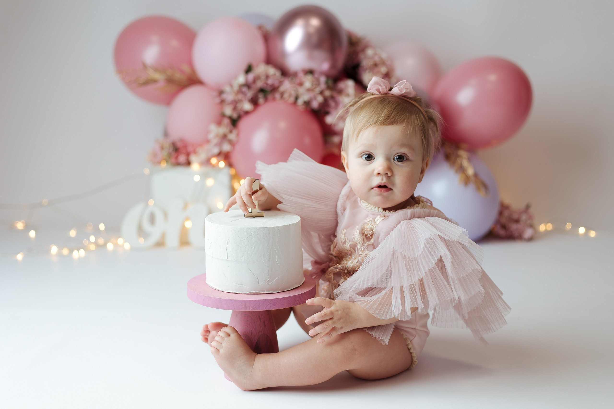 Праздничное оформление. Фотограф беременности, новорожденных Москва. годики под ключ