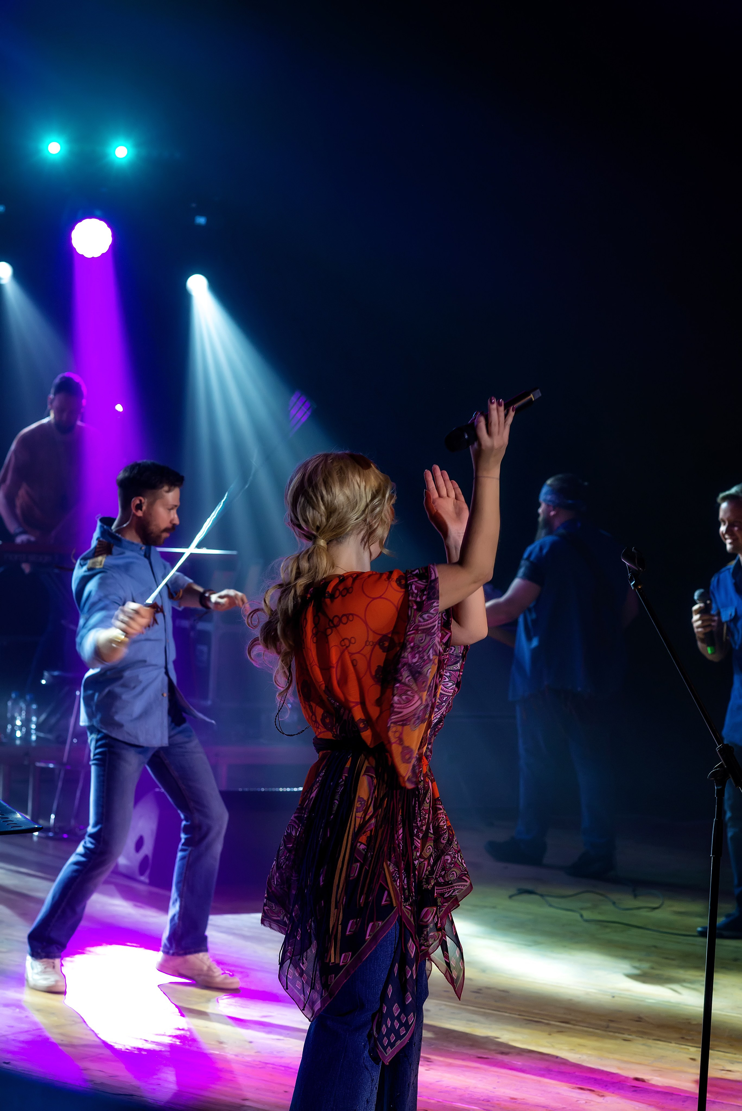 Концерт Пелагеи. Школьный, фэшн фотограф в Тюмени и в России Ирина Королева