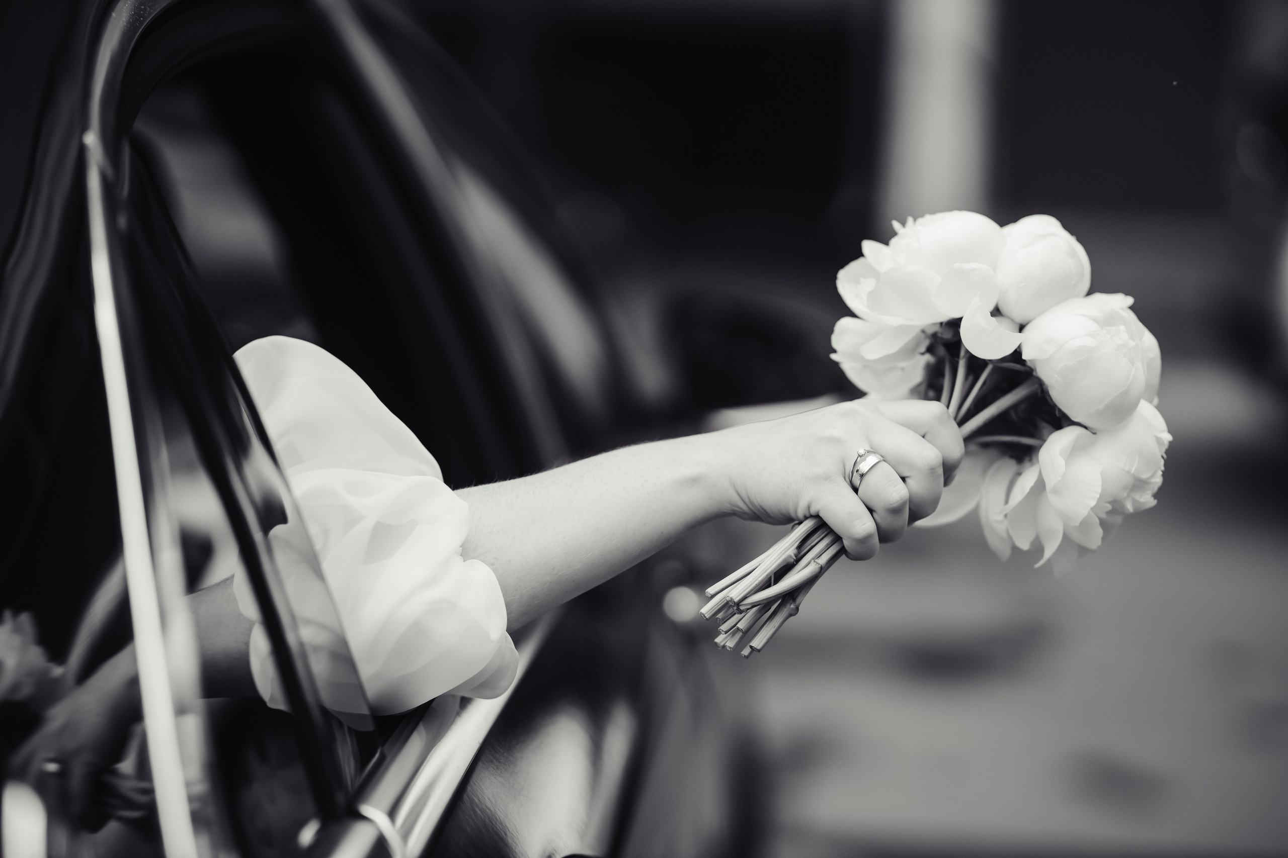 Евгения и Илья ЧБ. Свадебный фотограф в Москве Екатерина Огарская