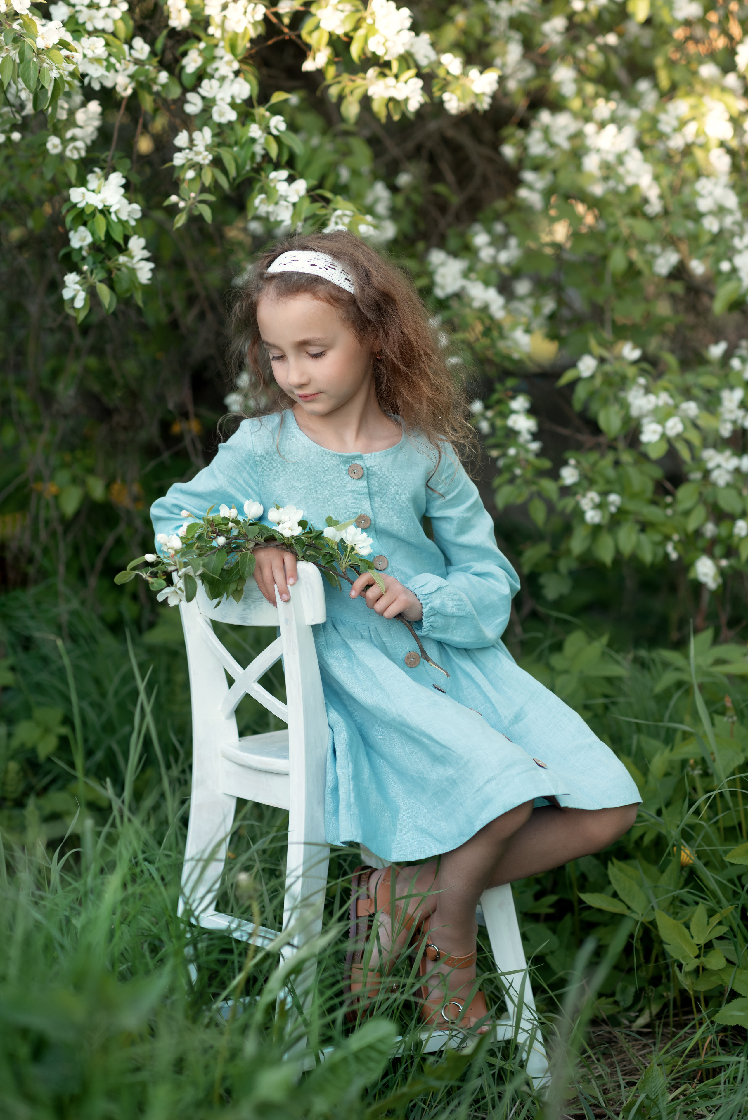 Весенняя фотосессия в яблонях. Семейный и детский фотограф в Санкт-Петербурге Скибо Марина