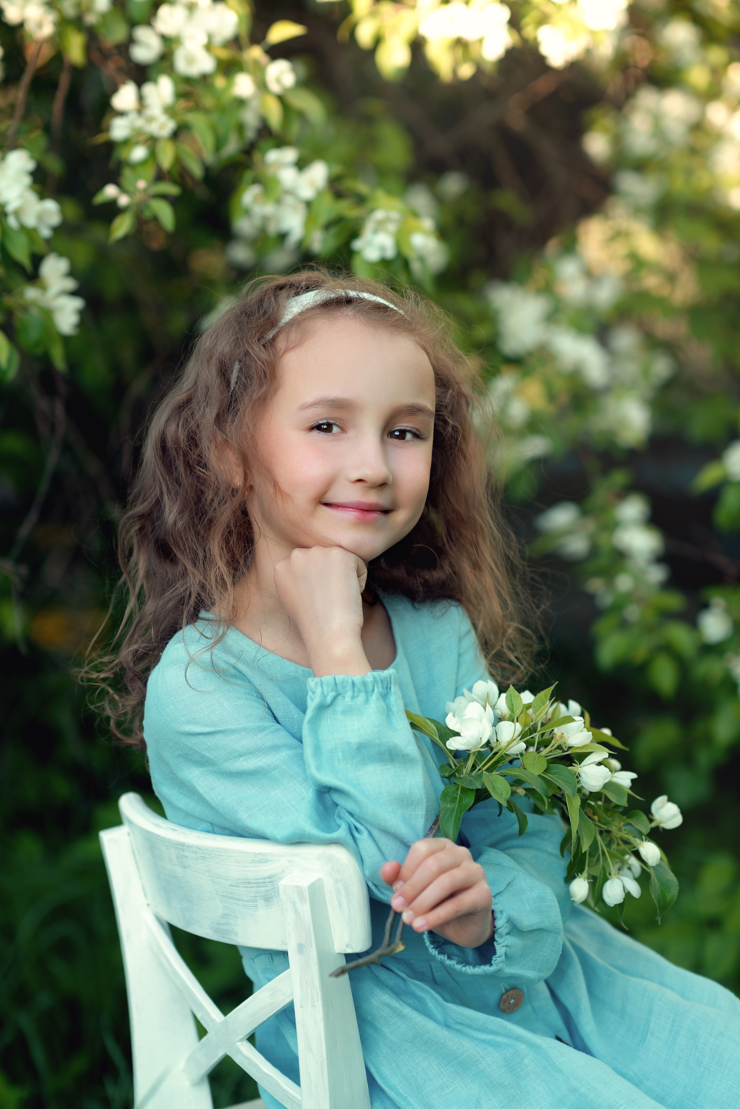 Весенняя фотосессия в яблонях. Семейный и детский фотограф в Санкт-Петербурге Скибо Марина