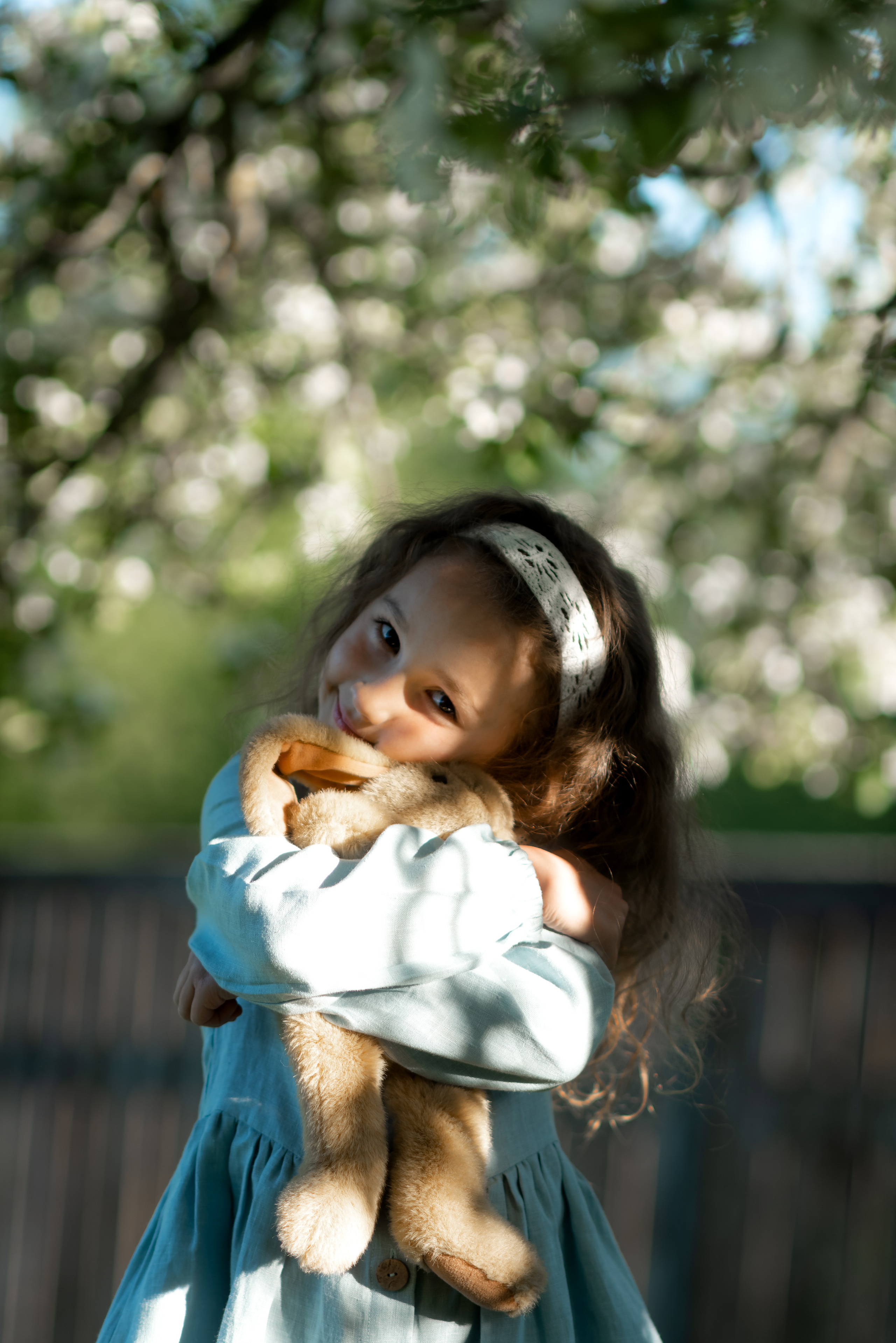 Весенняя фотосессия в яблонях. Семейный и детский фотограф в Санкт-Петербурге Скибо Марина