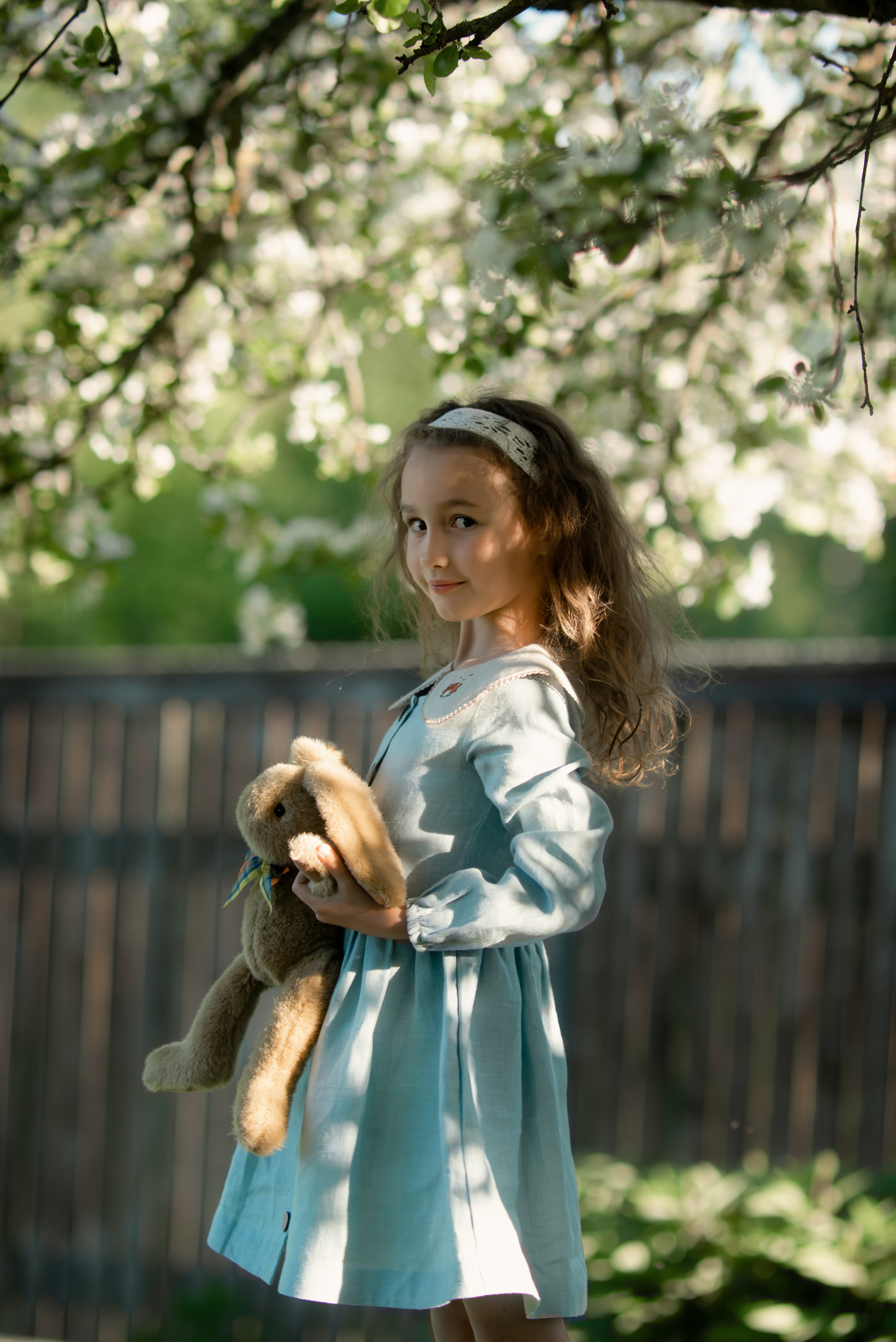 Весенняя фотосессия в яблонях. Семейный и детский фотограф в Санкт-Петербурге Скибо Марина