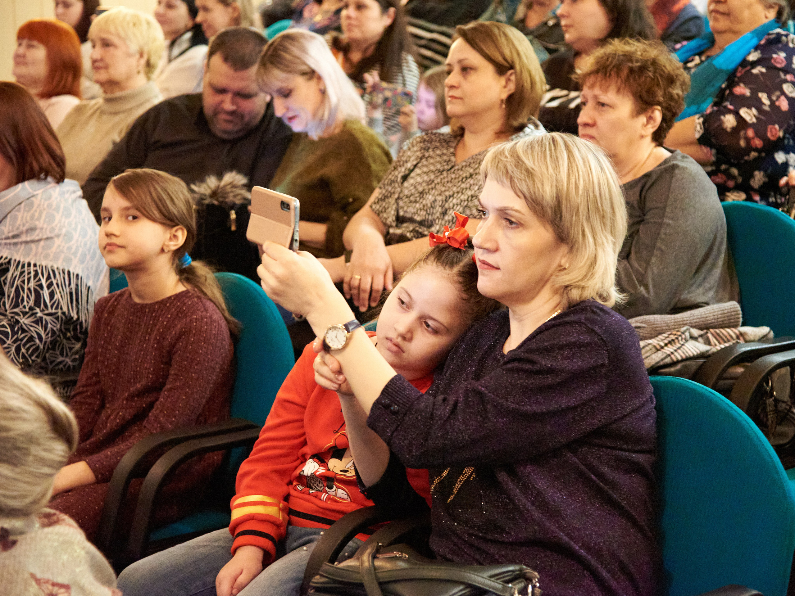Концерт к международному женскому дню. [fXph] Фотограф Масликов Илья. Съёмка мероприятий в Ленинске-Кузнецком