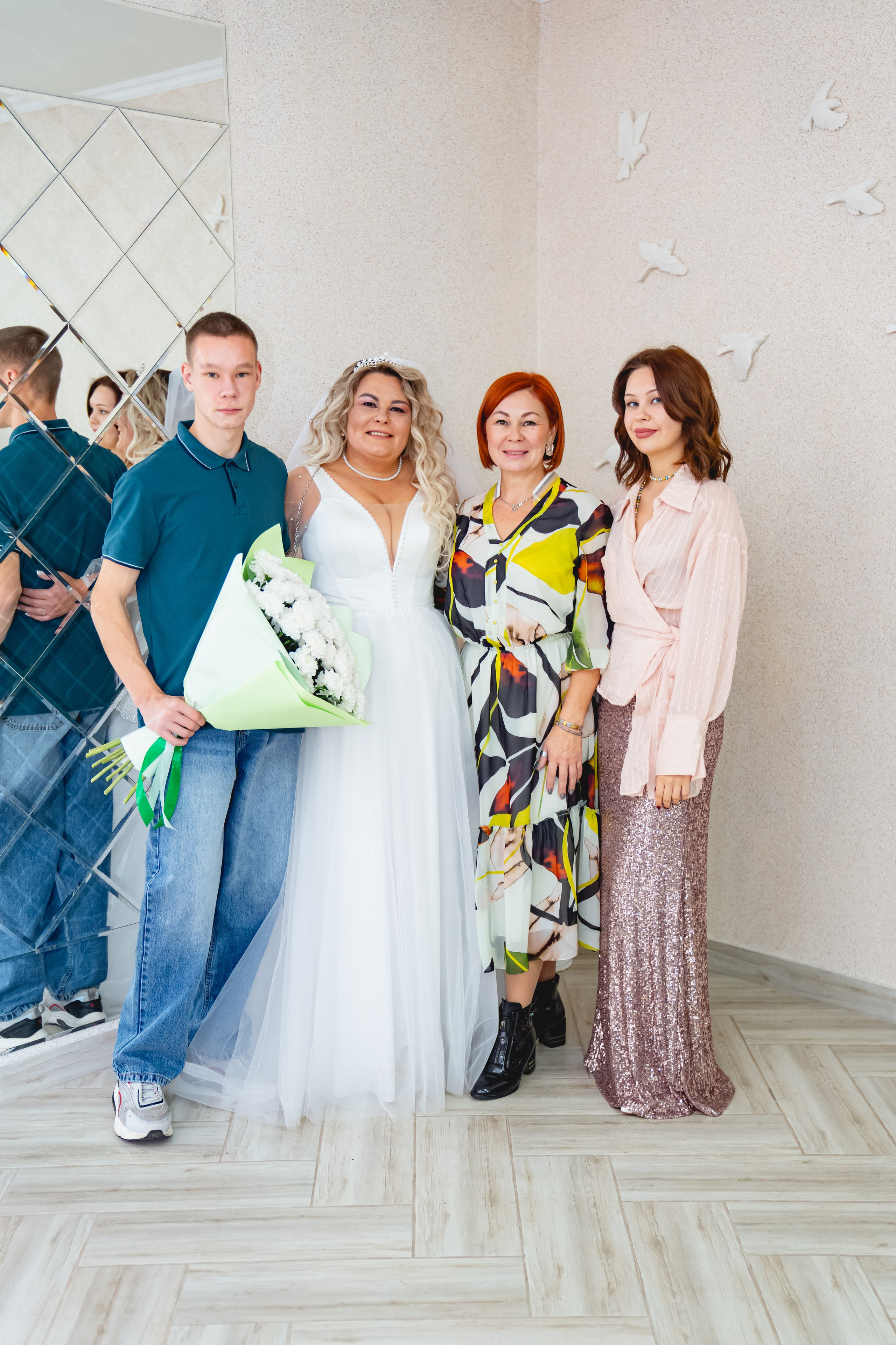 Осенняя Свадьба 2024. Занимаюсь профессиональной фотографией и живу рядом с Байкалом. Работаю в разных жанрах