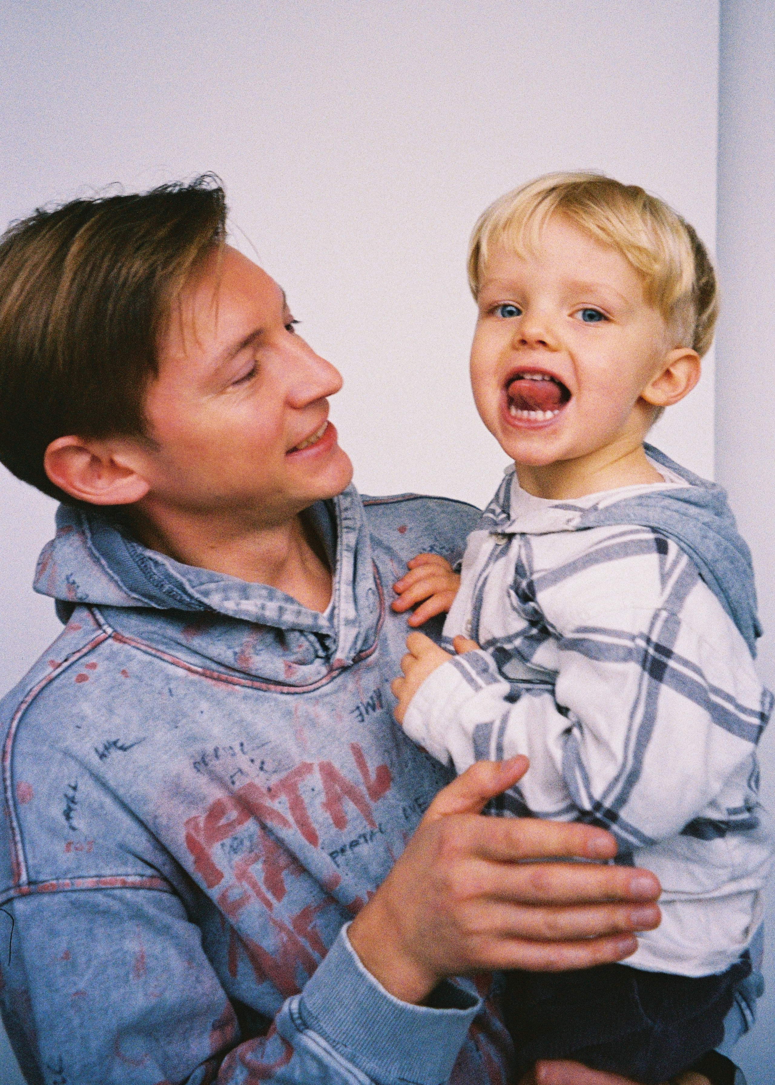 Рома и Юра | Семейная фотосессия | Санкт-Петербург. Пленочный фотограф в Санкт-Петербурге Ксения Давыдова