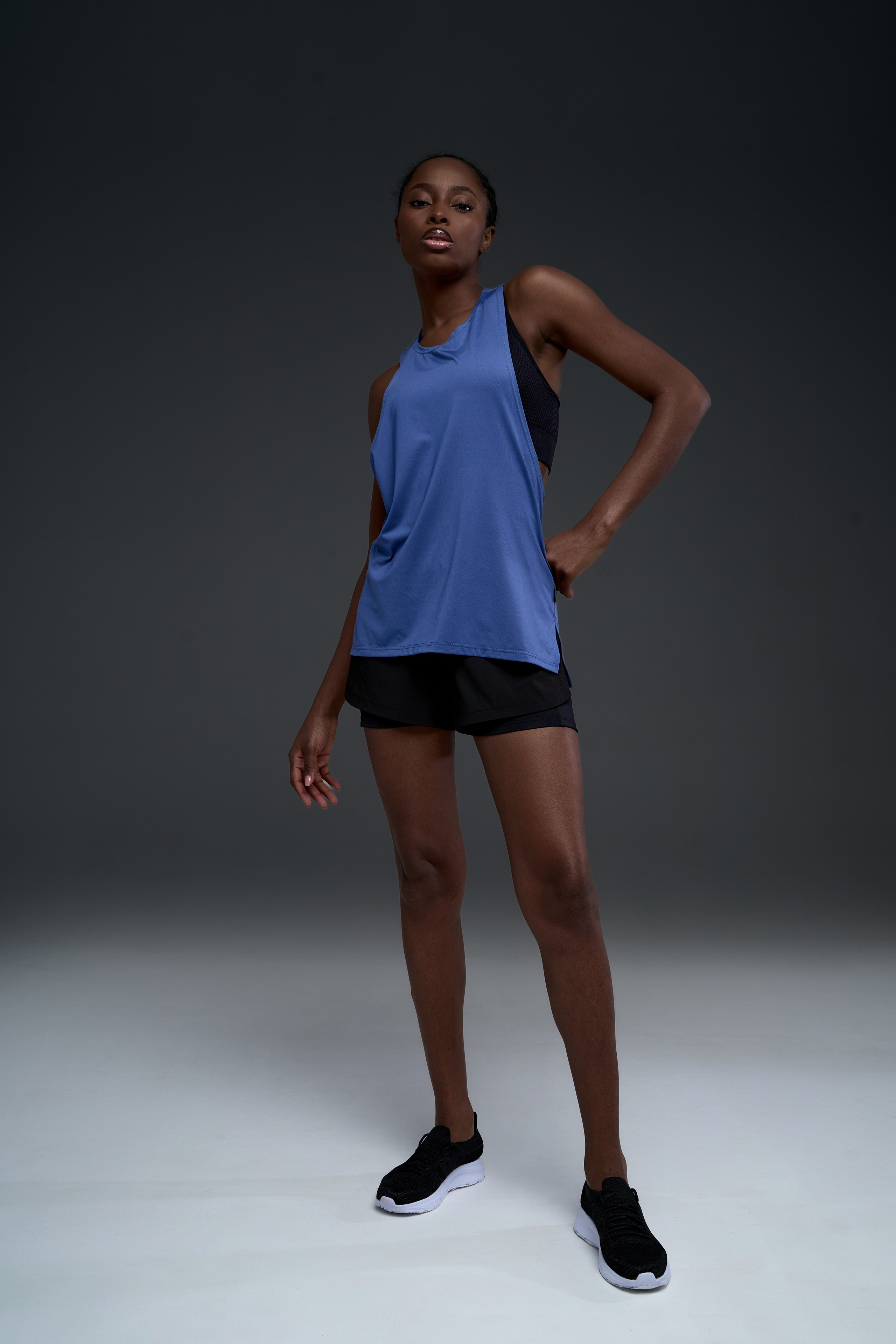 Спортивные футболки. Фотограф для маркетплейсов в Москве