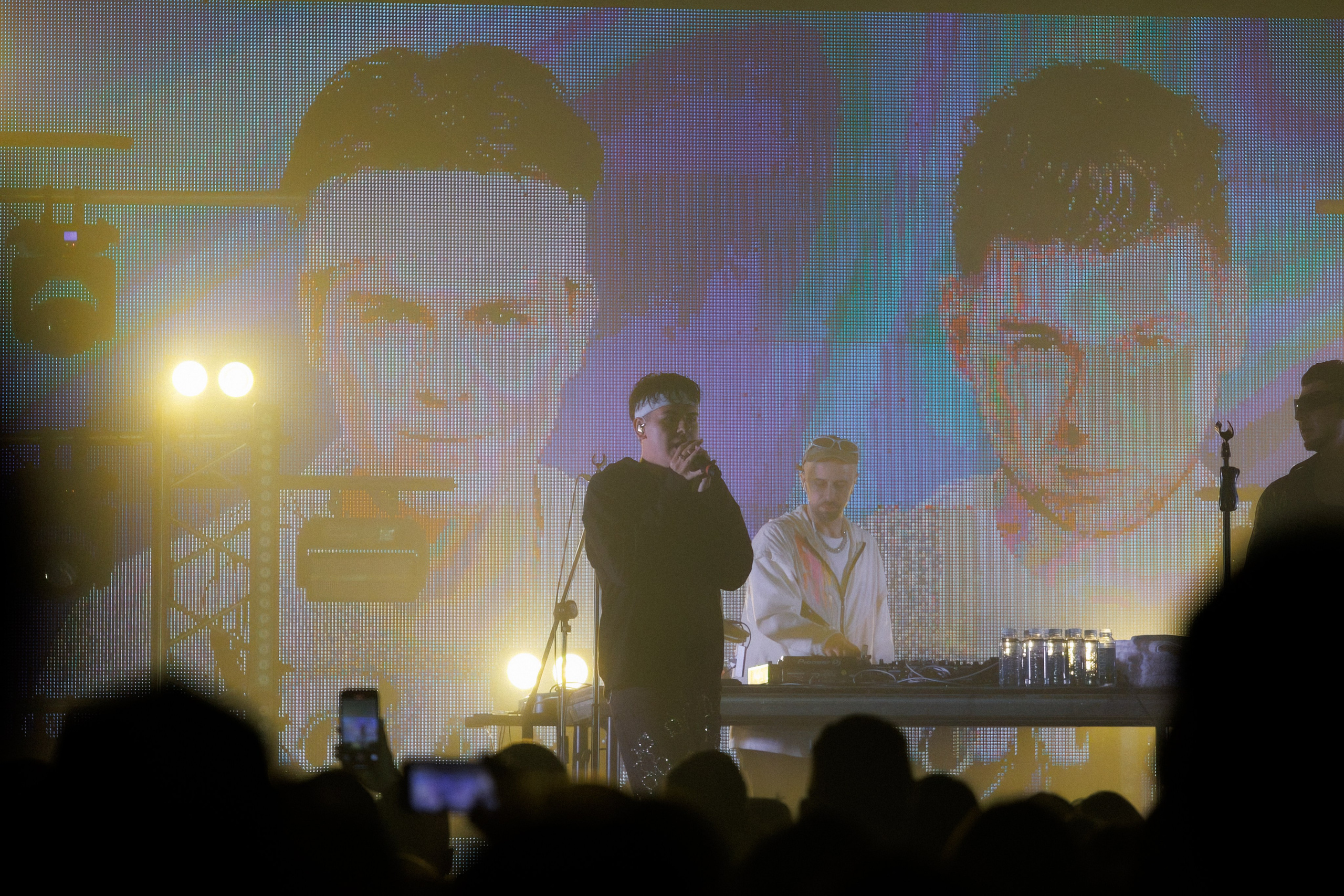 Фотоотчёт и репортаж с концерта группы GAYAZOV$ BROTHER$. Красильников Евгений — профессиональный фотограф в Ростове-на-Дону