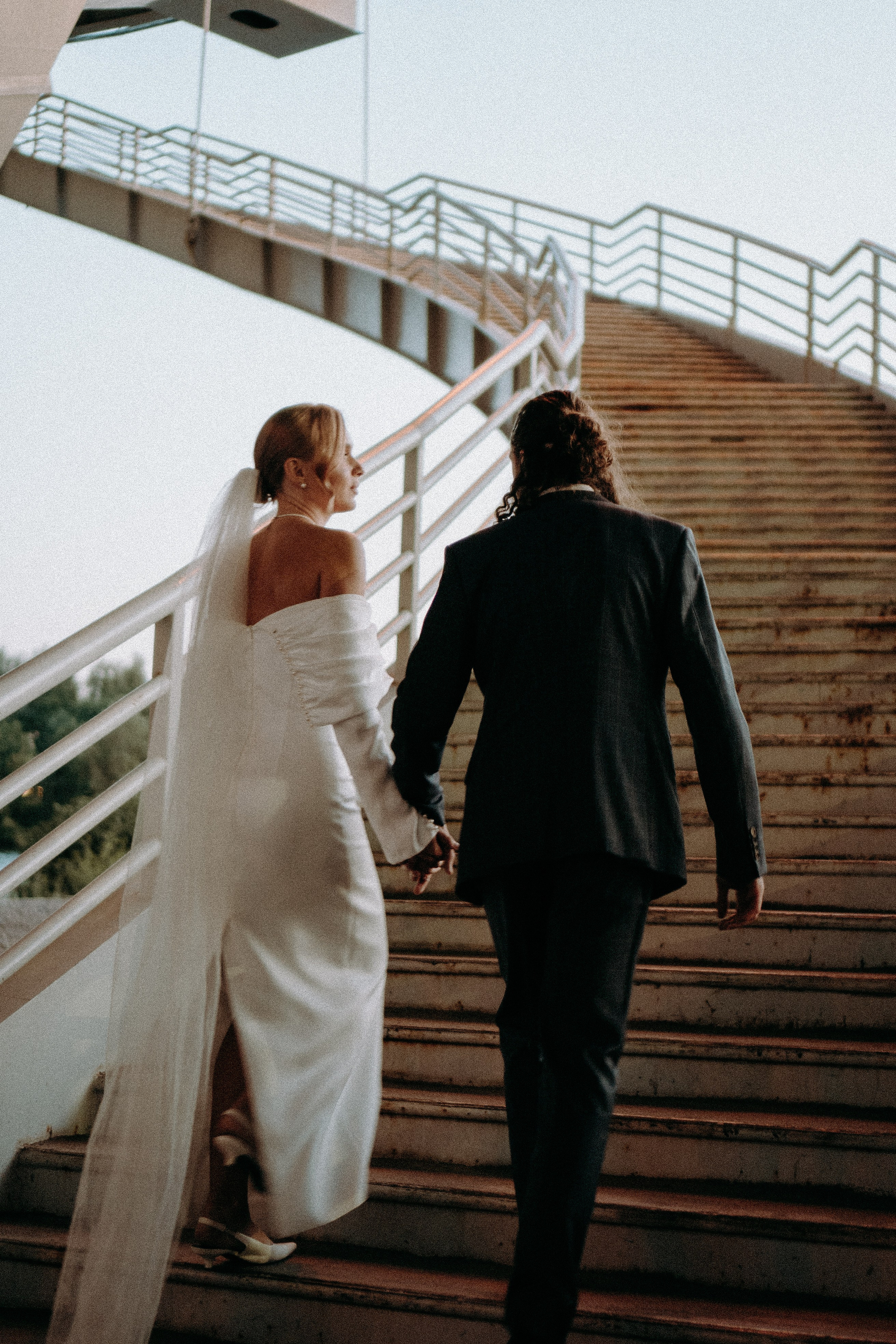 СВАДЕБНАЯ СЬЕМКА ВОЗЛЕ МСОТА БЕТАНКУРА НА КАБРИОЛЕТЕ. Профессиональный фотограф, Санкт-Петербург — Виктория Богомолова