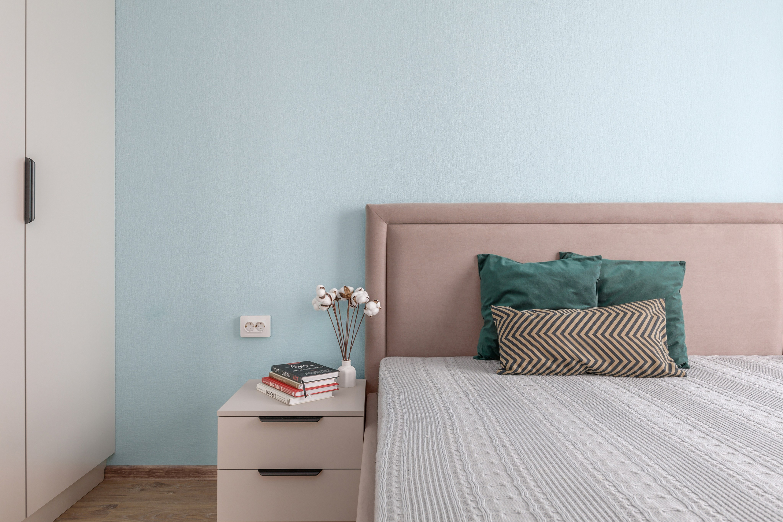 Двухкомнатная квартира, Варфоломеевская ул