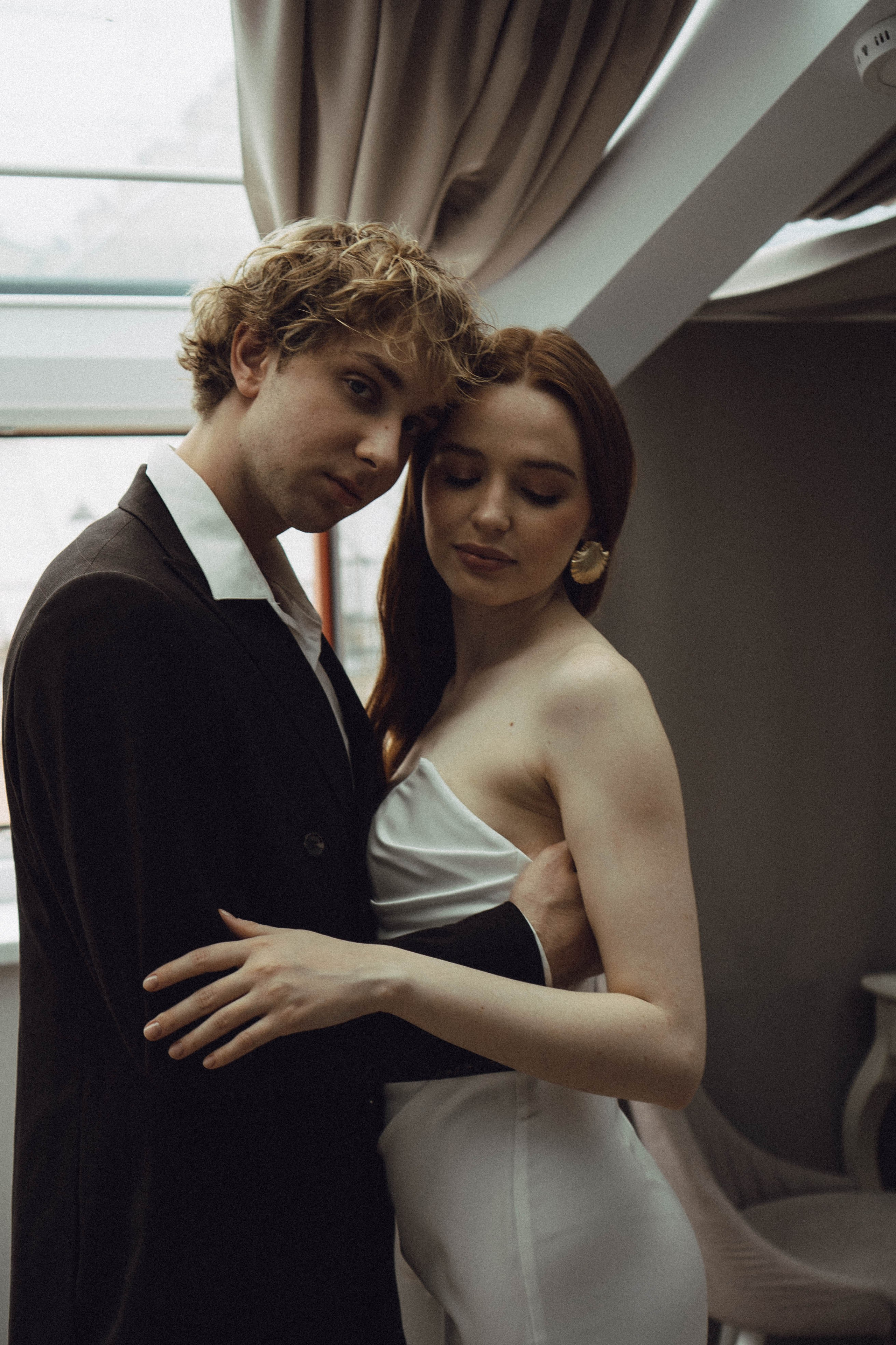 СВАДЕБНАЯ СЬЕМКА В ОТЕЛЕ. СБОРЫ ЖЕНИХА И НЕВЕСТЫ И ТАКЖЕ ТОР И ПОДГОТОВКА К ПРОГУЛКЕ. Профессиональный фотограф, Санкт-Петербург — Виктория Богомолова