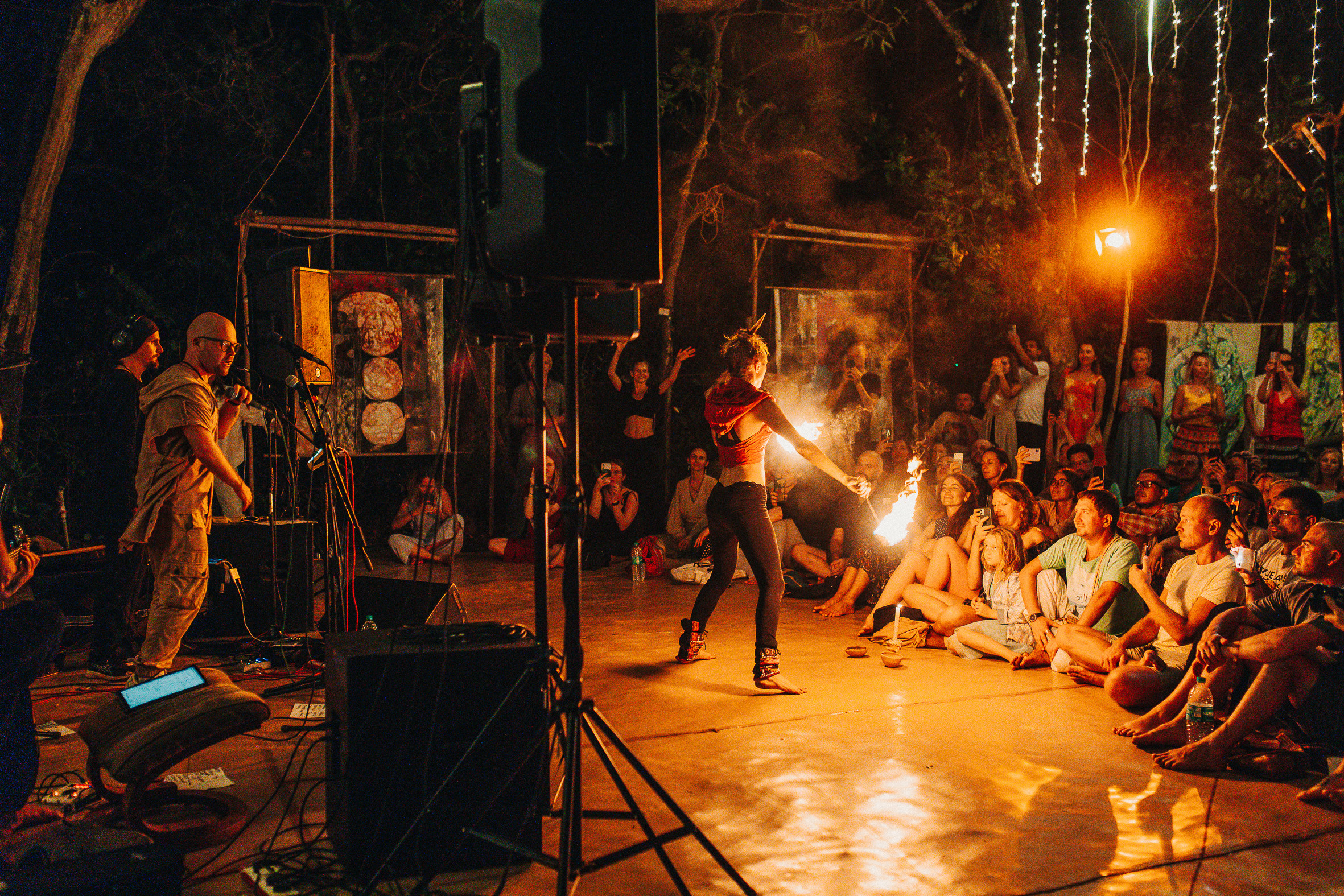 Концерт группы «Odnono» в Гоа. Фотограф Ольхон/ Индия, Регина