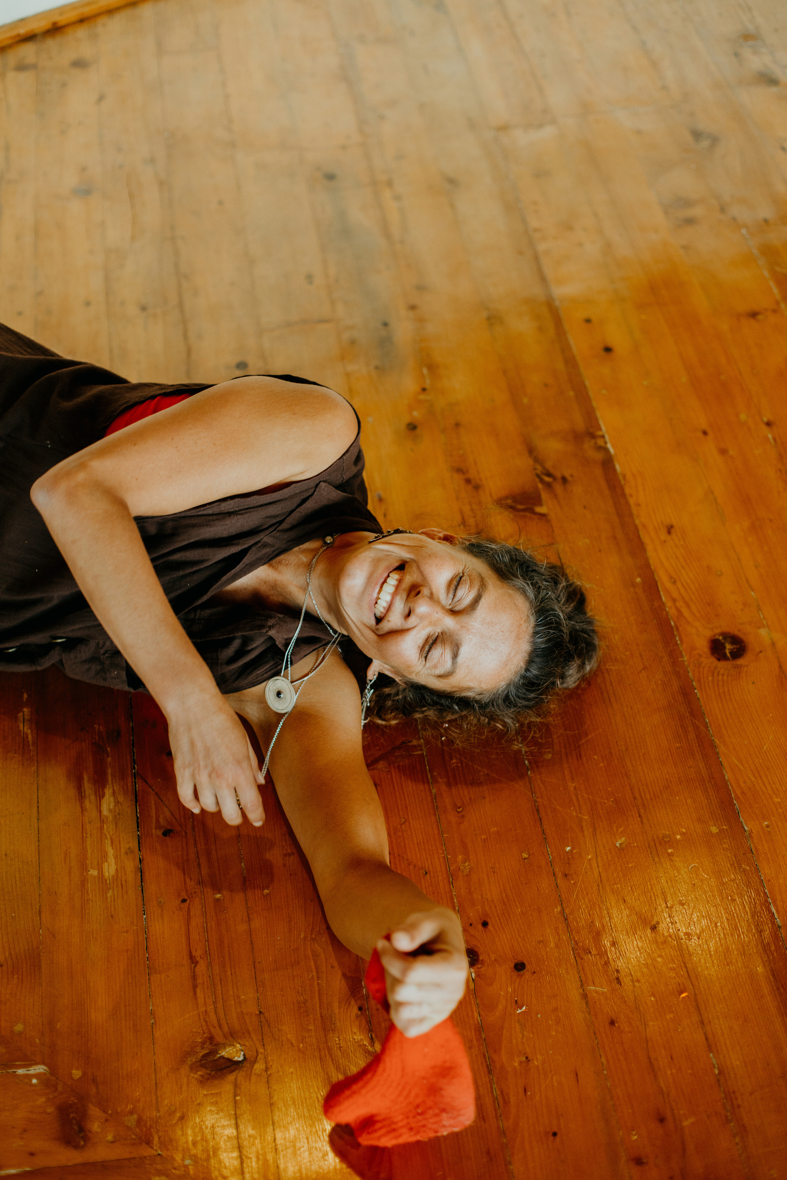 Женская практика от Лу, ретрит в Гималаях. Фотограф Ольхон/ Индия, Регина