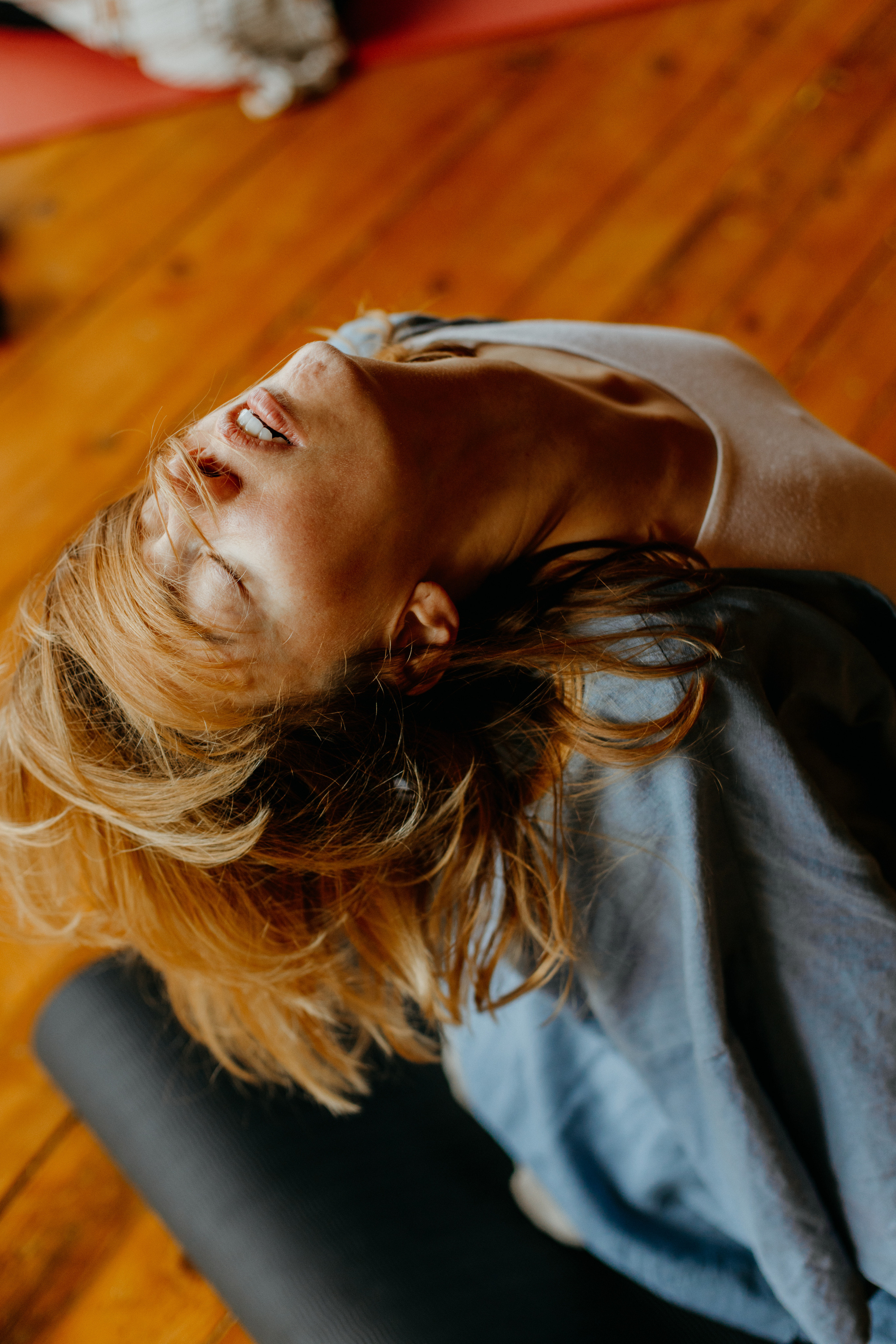 Женская практика от Лу, ретрит в Гималаях. Фотограф Ольхон/ Индия, Регина