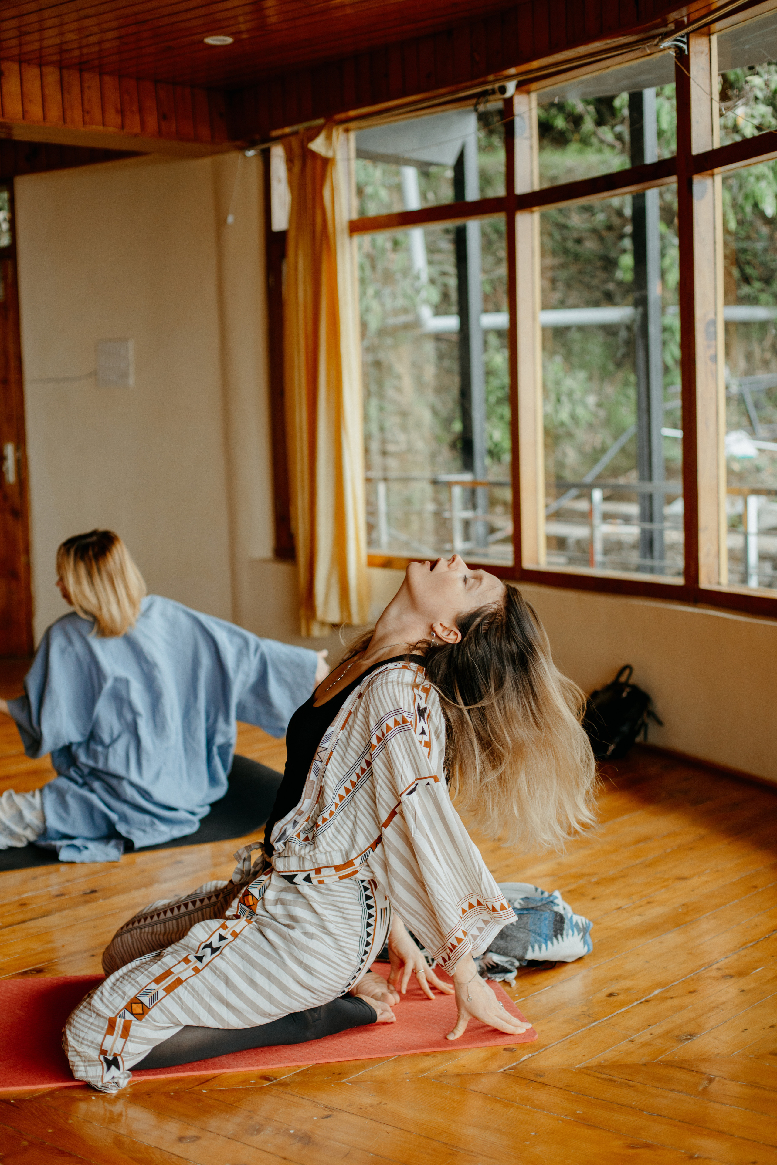 Женская практика от Лу, ретрит в Гималаях. Фотограф Ольхон/ Индия, Регина
