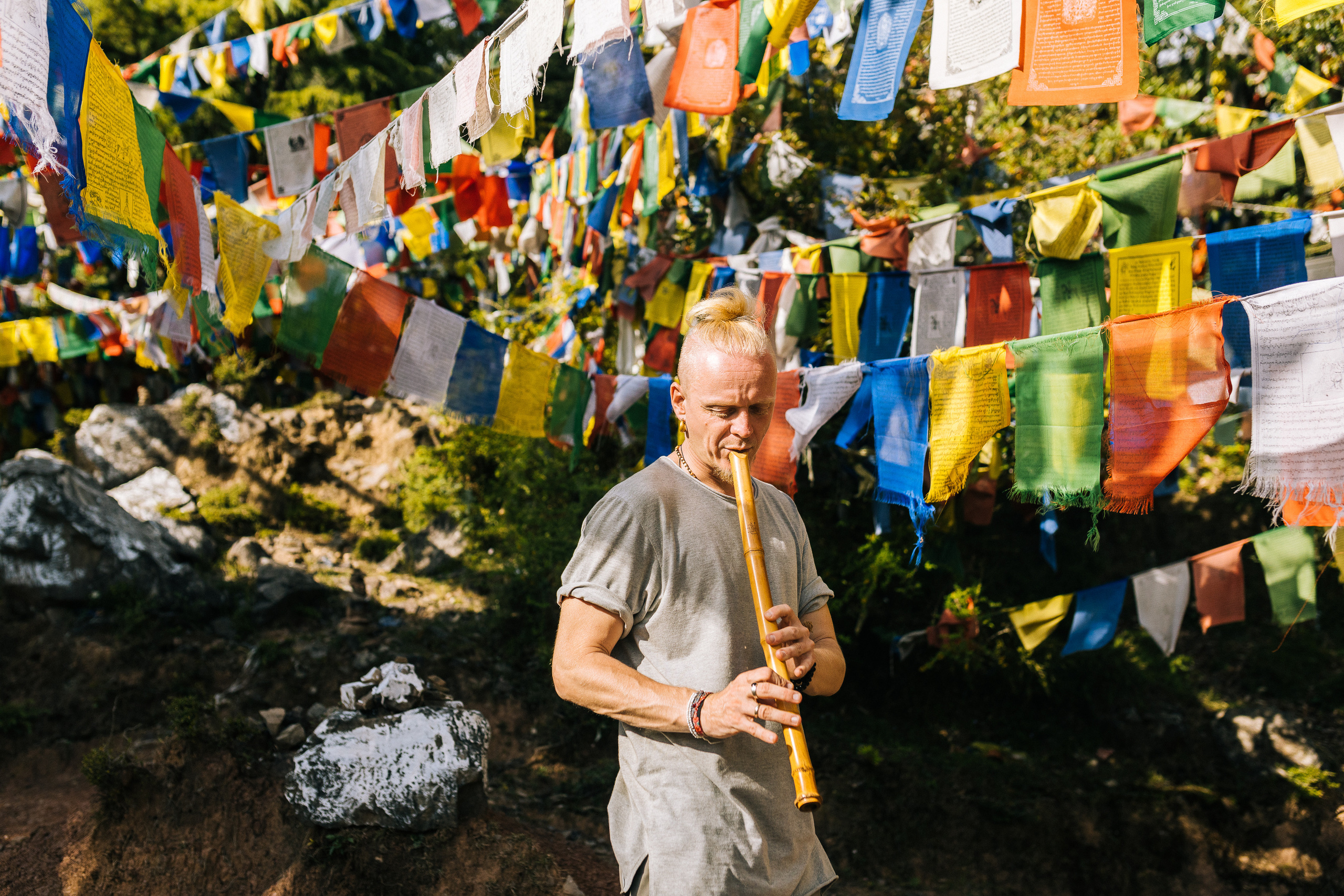 Прогулка к тибетским флагам с командой «Путь сердца» в Гималаях. Фотограф Ольхон/ Индия, Регина