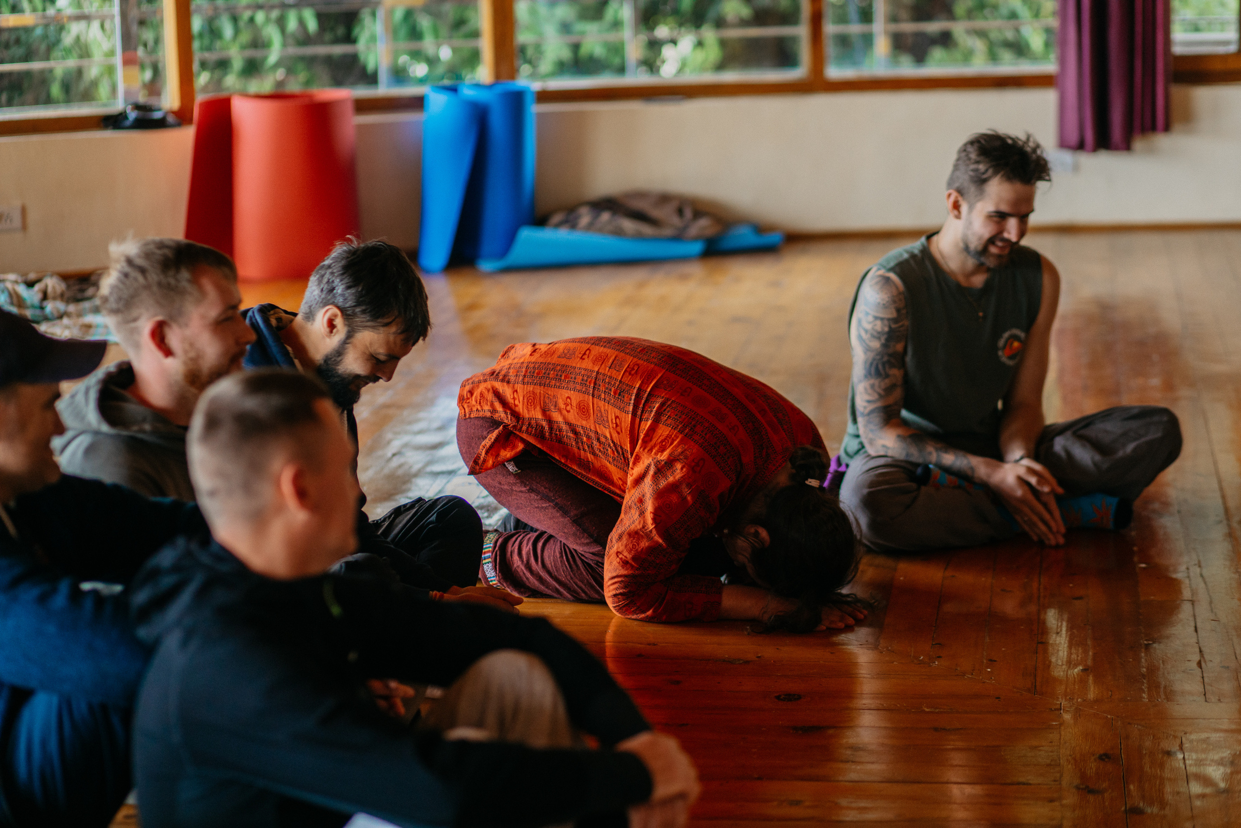 Женская практика от Лу, ретрит в Гималаях. Фотограф Ольхон/ Индия, Регина