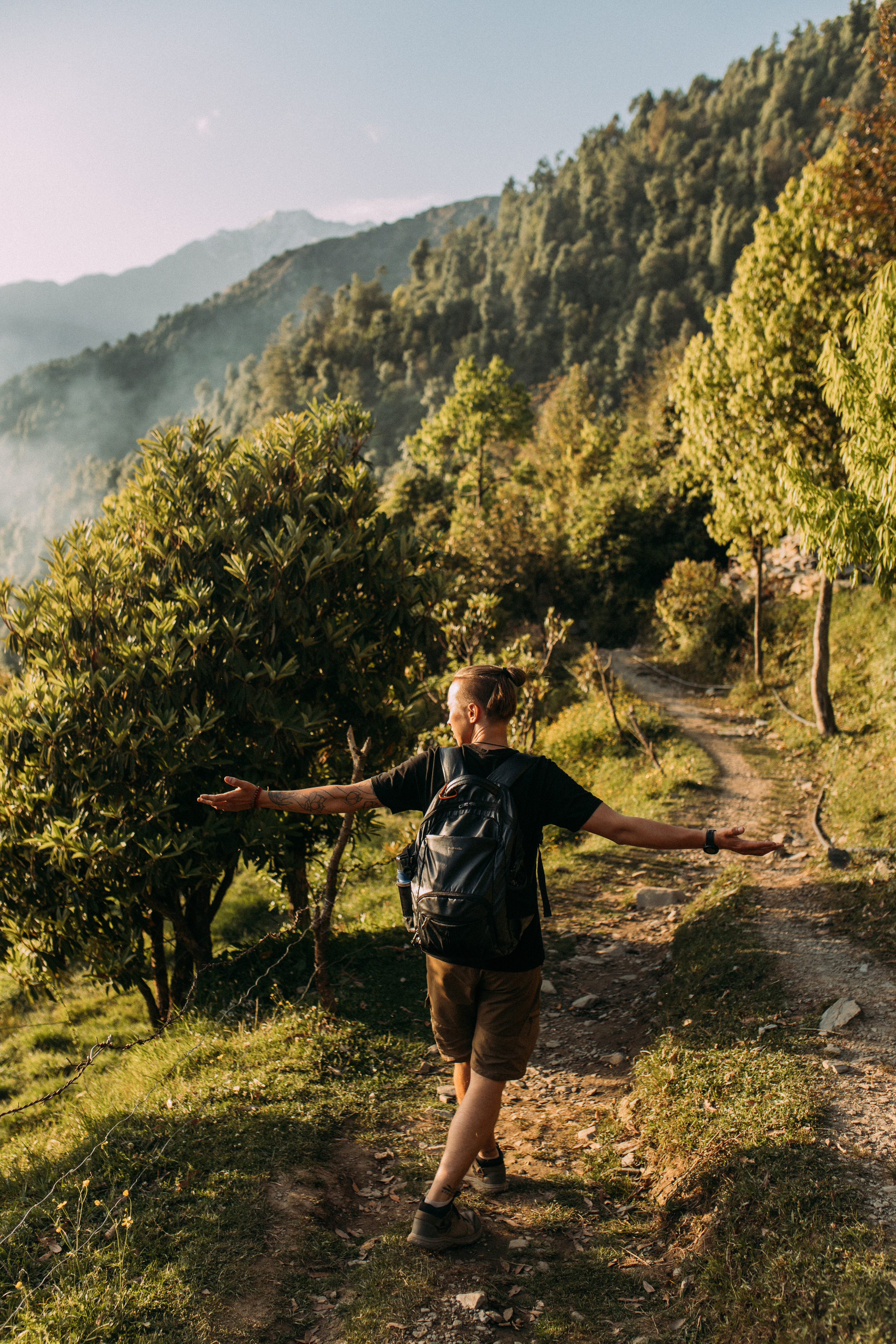 Прогулка к тибетским флагам с командой «Путь сердца» в Гималаях. Фотограф Ольхон/ Индия, Регина