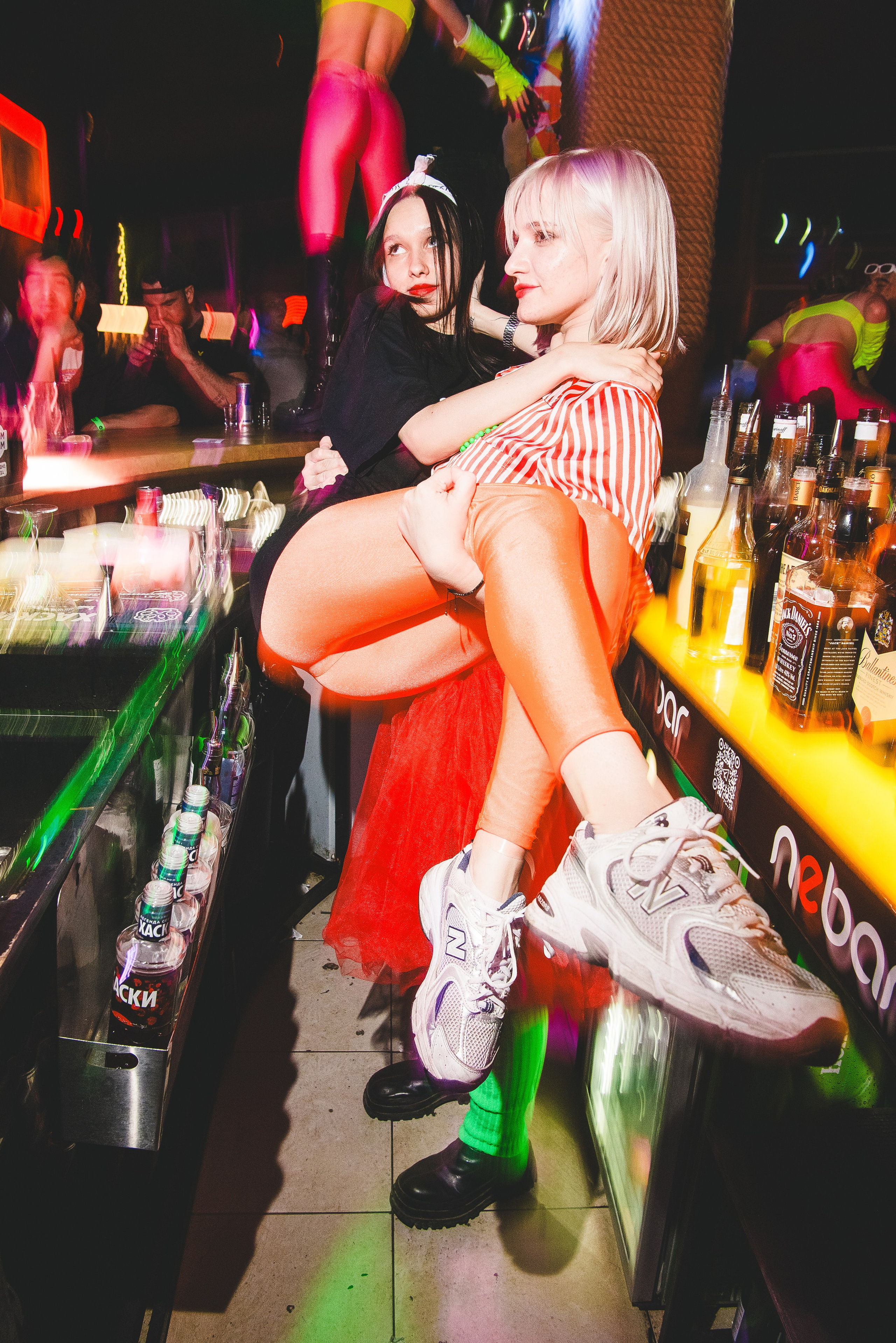 Фотоотчёты о вечеринках для НеБар Волгоград. Или стиль «пьяный фотограф». Фотограф в Волгограде и Волжском Александр Горбань