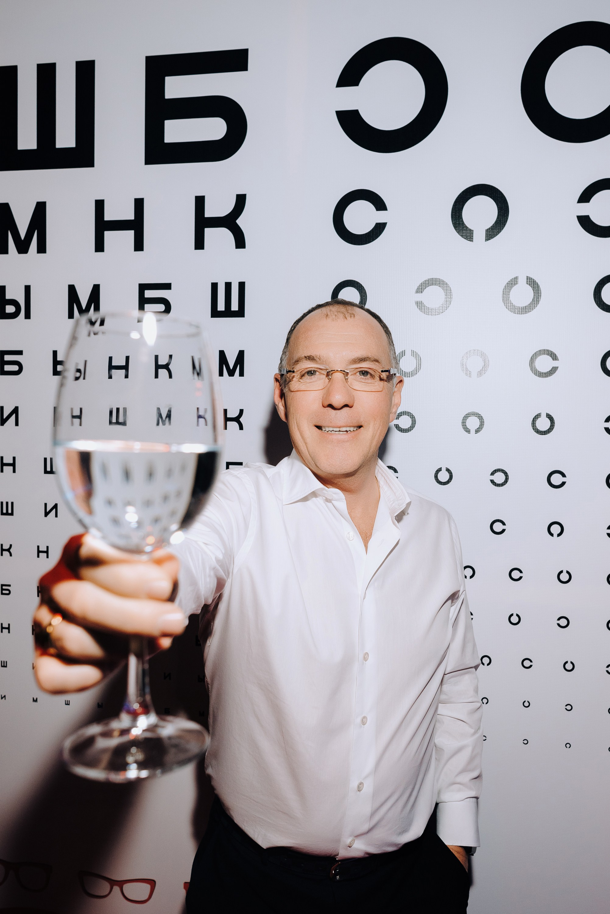 СПЕКТАКЛЬ «ВОЛШЕБНЫЕ ОЧКИ» ОПТИК-ЦЕНТР. Репортажный фотограф Зуев Роман г. Челябинск