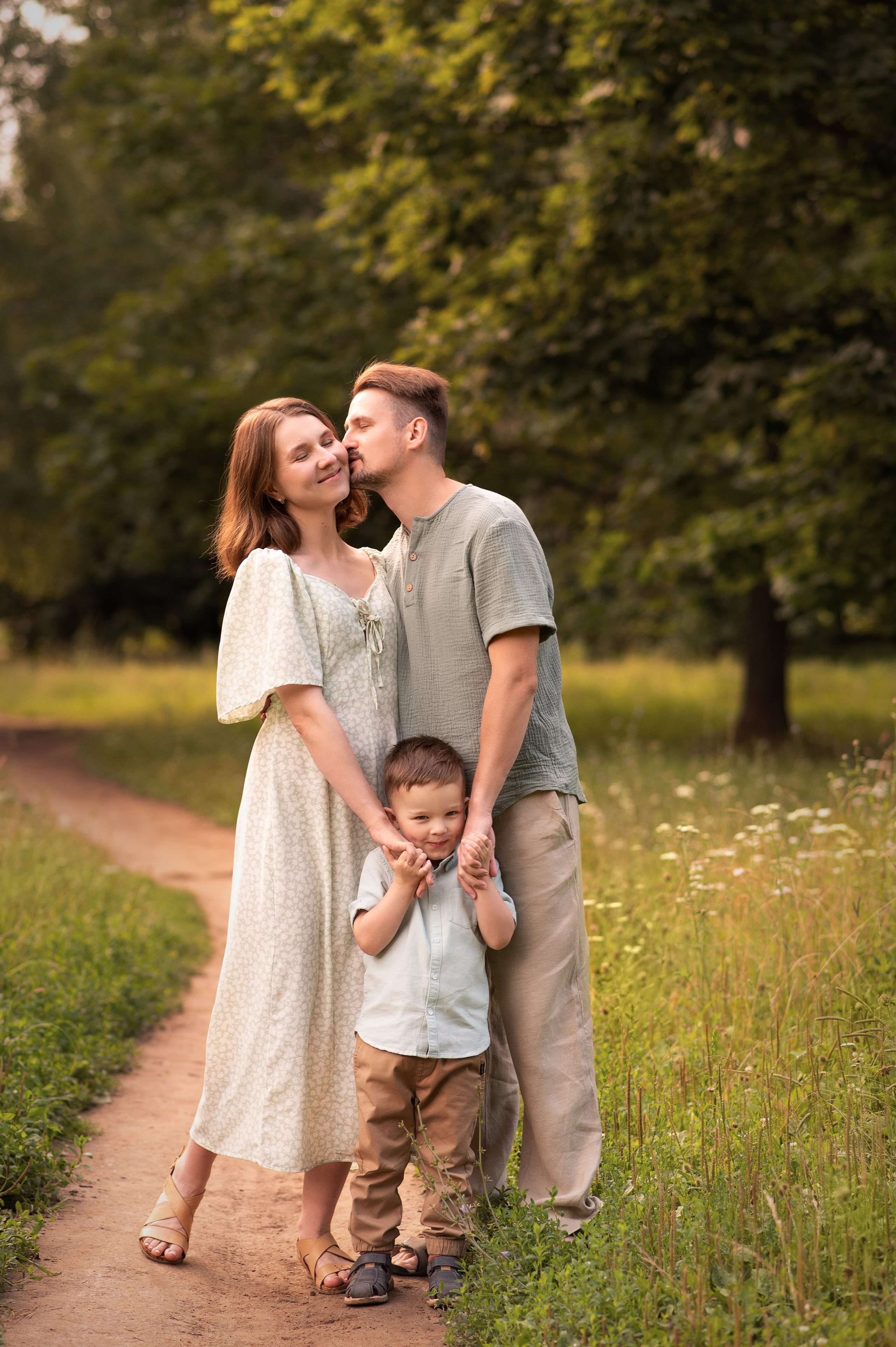 Семейная съемка на природе. Семейный и детский фотограф в Москве Анна Оськина