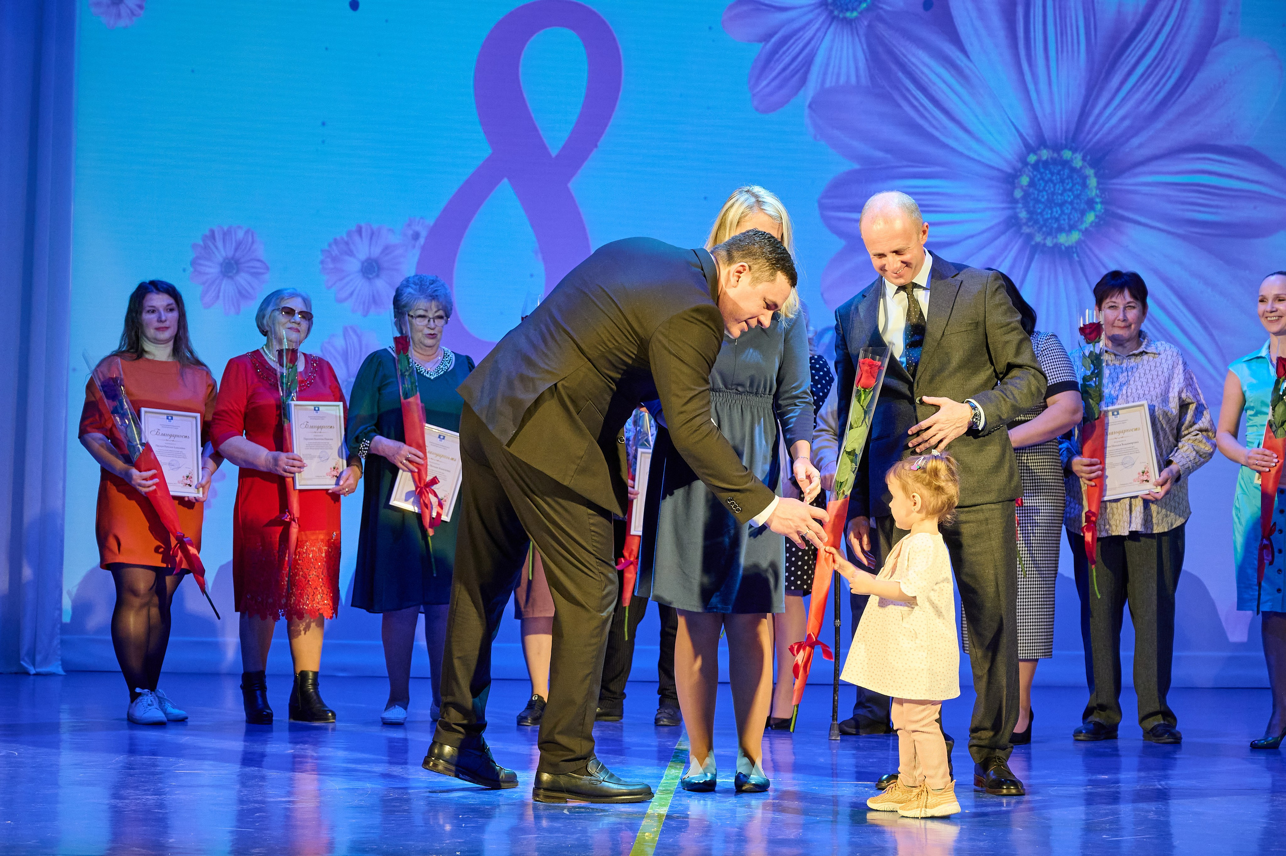 8 марта в Марьиной роще. Жизнь курорта Кабардинка в фотографиях