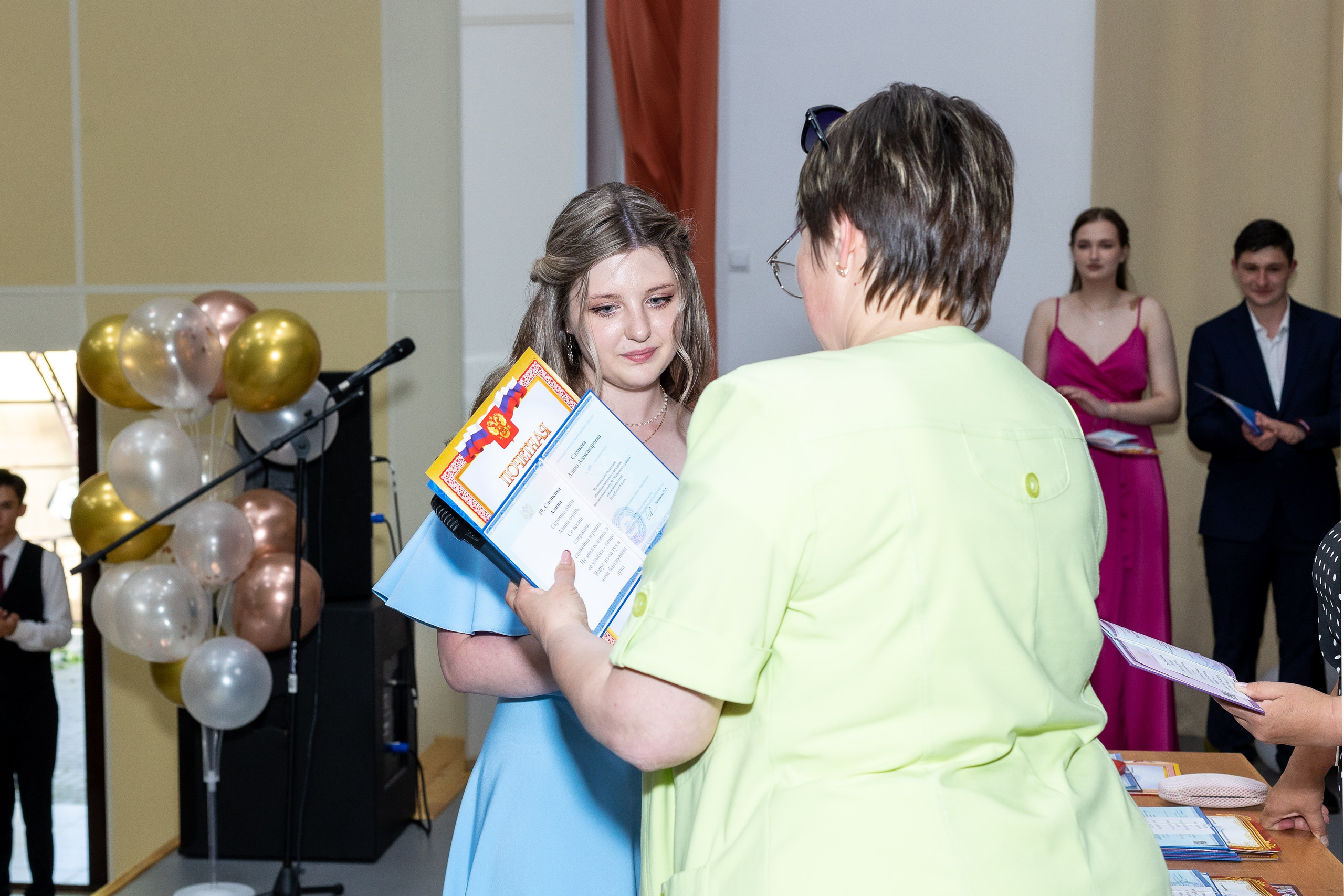 Вручение аттестата 2025. Выпускные альбомы Майкоп, Краснодар Елена Золотарева