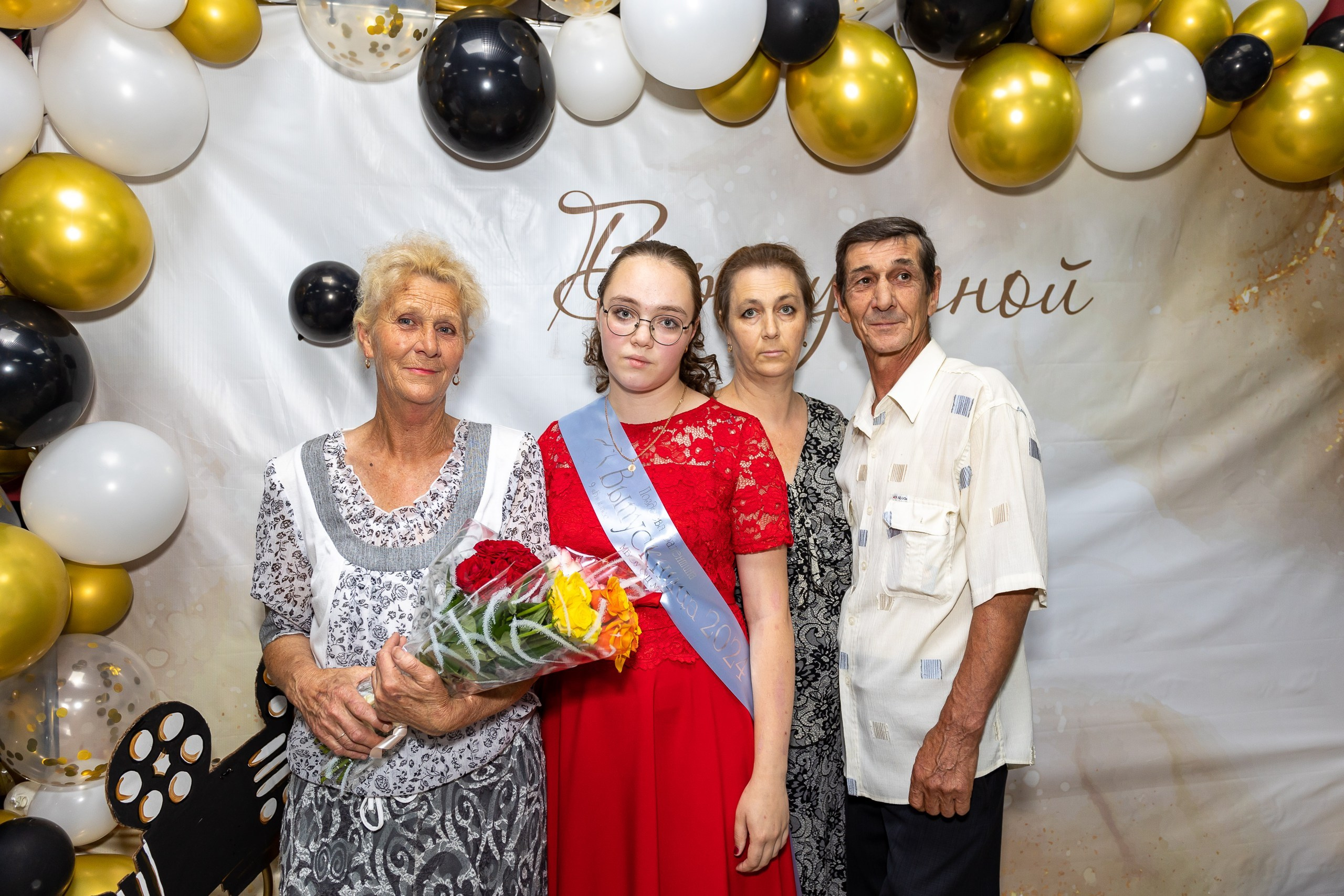 Вручение аттестата и выпускной вечер. Выпускные альбомы Майкоп, Краснодар Елена Золотарева