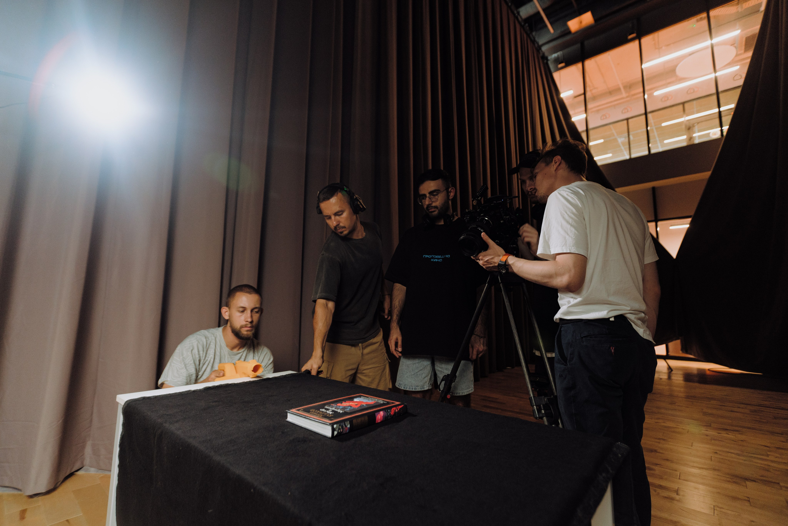 Женя Медведева / Уроки истории. Творческий и репортажный фотограф в Москве Клим Долгов