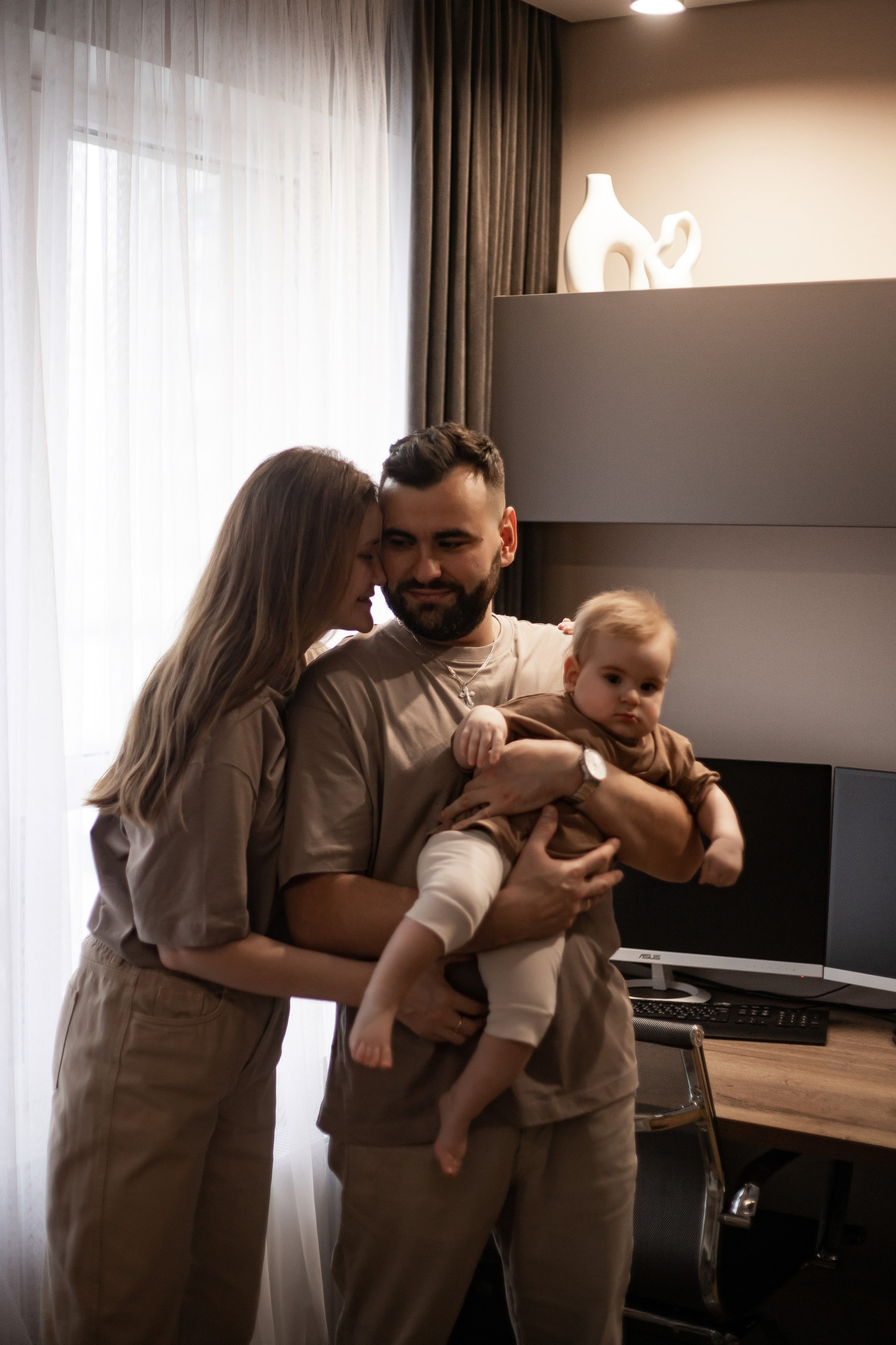 Совместный завтрак. Семейная съемка — это красивый способ признаться своей семье в любви