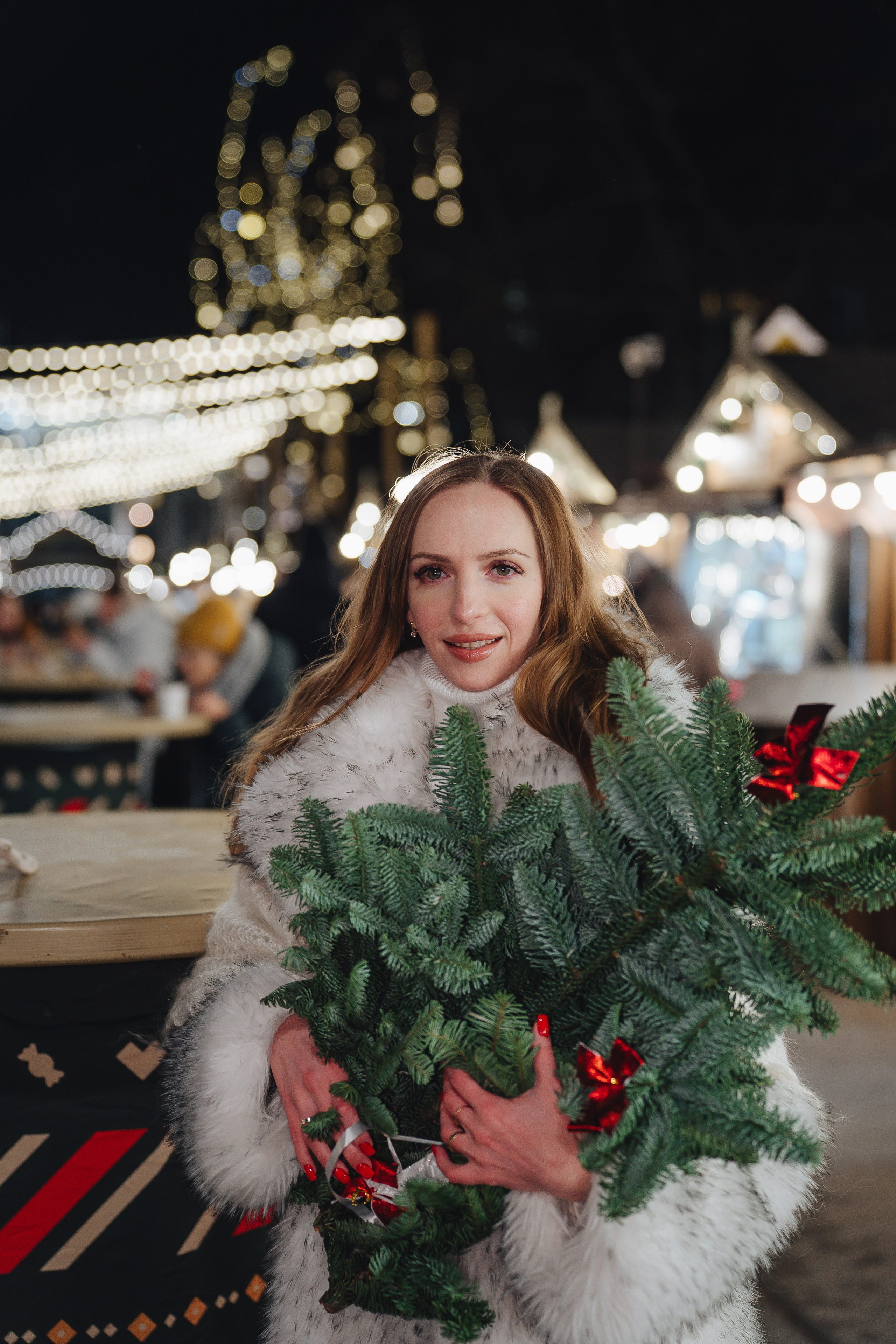ПРОГУЛКА НА МАНЕЖНОЙ ПЛОЩАДИ ДЛЯ ДЕВУШКИ ПЕРЕД НОВЫМ ГОДОМ (НОВОГОДНЯЯ ФОТОСЕССИИЯ НА МАНЕЖНОЙ ПЛОЩАДИ). Профессиональный фотограф, Санкт-Петербург — Виктория Богомолова