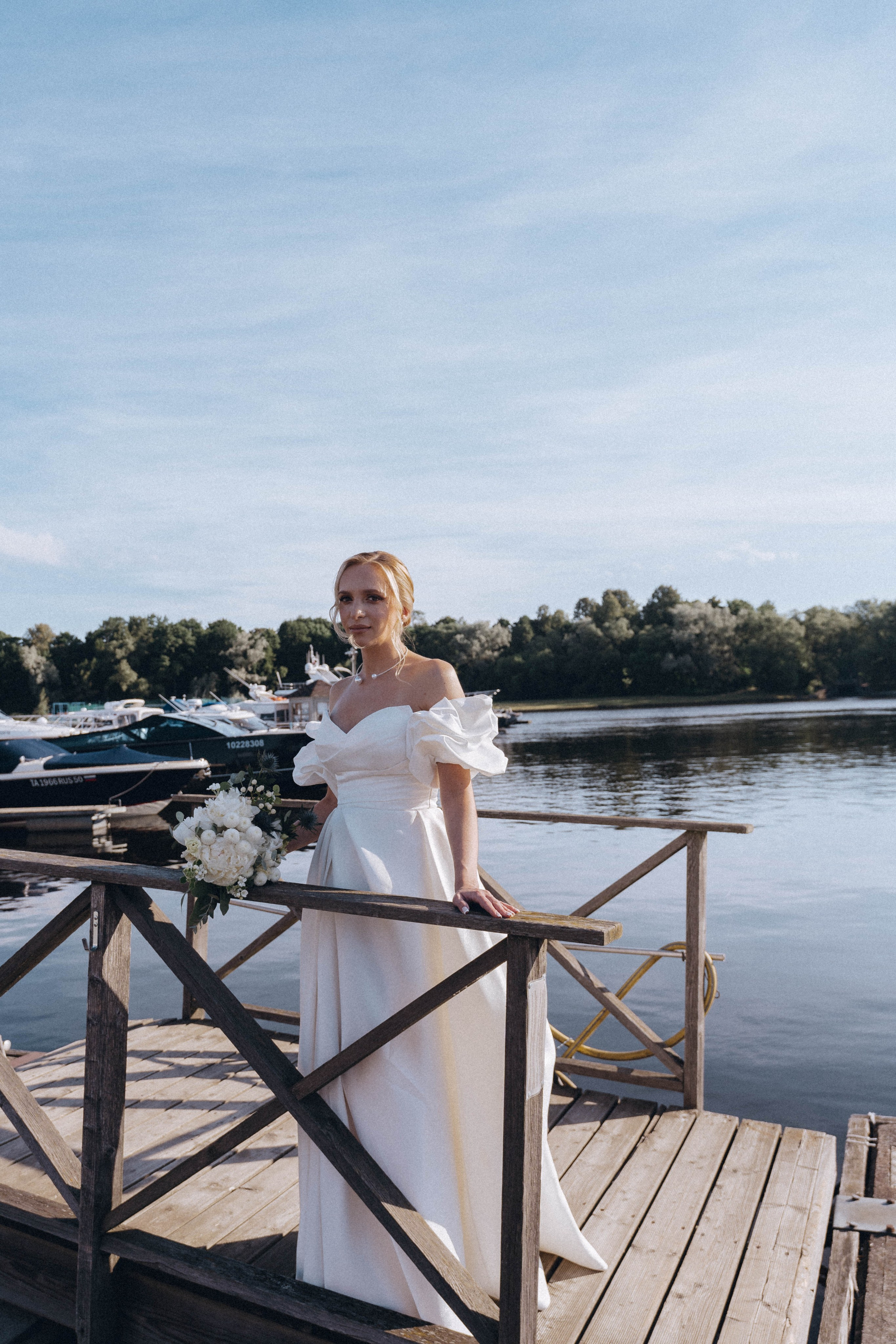 СВАДЕНБНАЯ СЬЕМКА НА КАТЕРЕ ПО КАНАЛАМ САНКТ-ПЕТЕРБУРГА И В АКВАТОРИИ НЕВЫ. Профессиональный фотограф, Санкт-Петербург — Виктория Богомолова