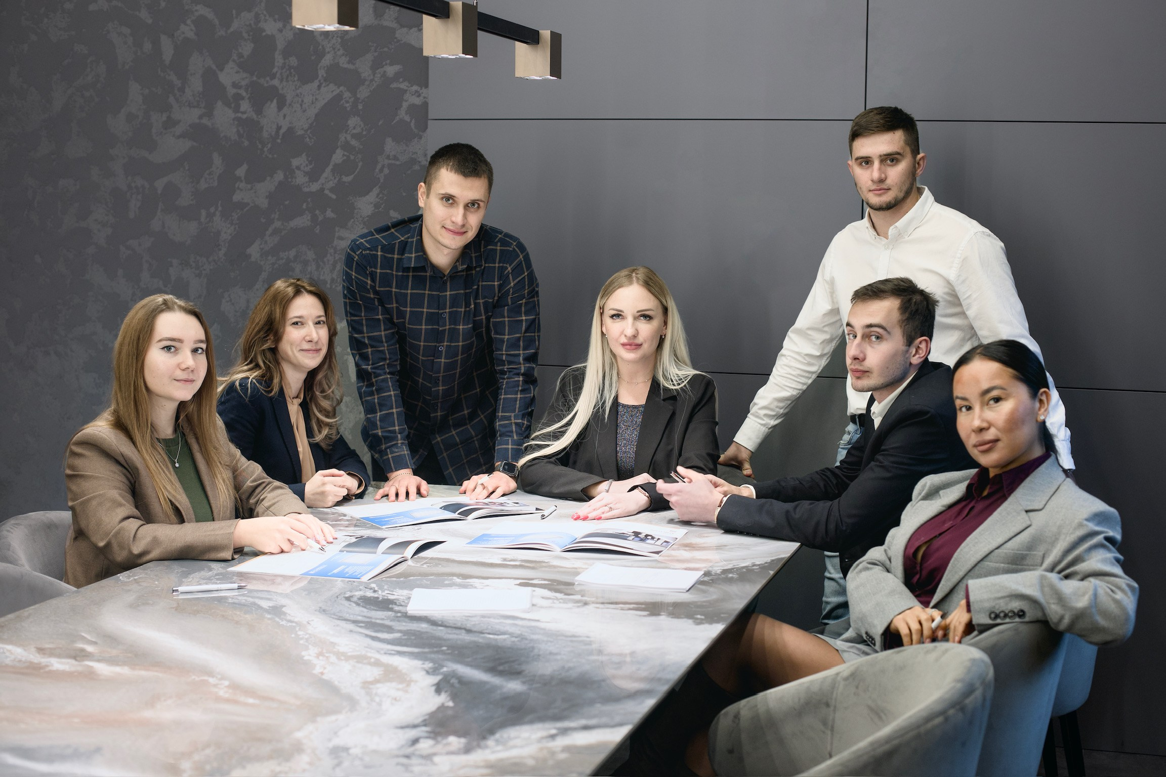 Фотосъёмка в офисе и на производстве. Школьные выпускные альбомы в Москве Марина Николаева