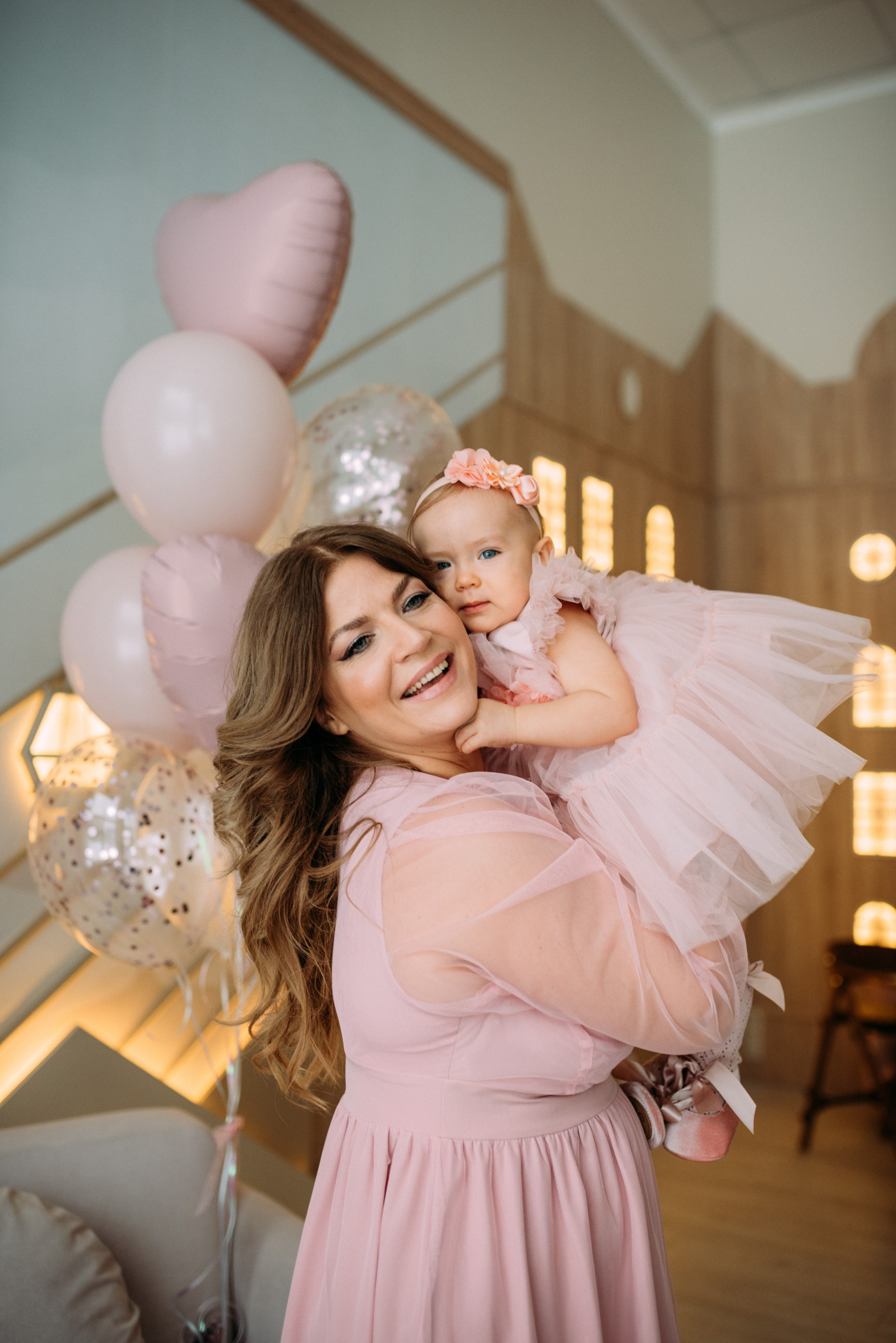 Анна, Мишель, Виктор — годовасие в студии