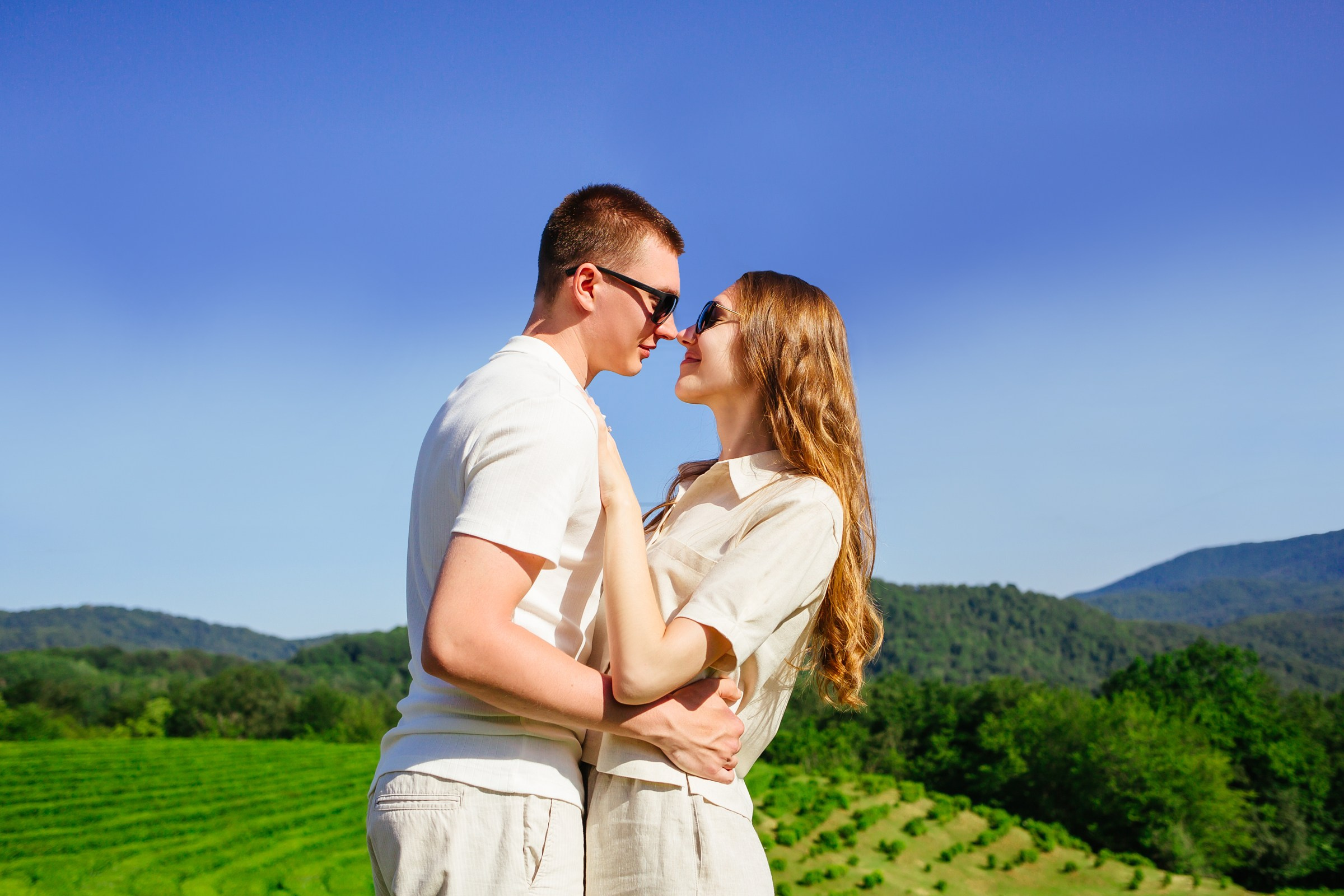 Лавстори фотосессия на чайных плантациях. Фотограф Сочи Адлер. Солькаева Анастасия
