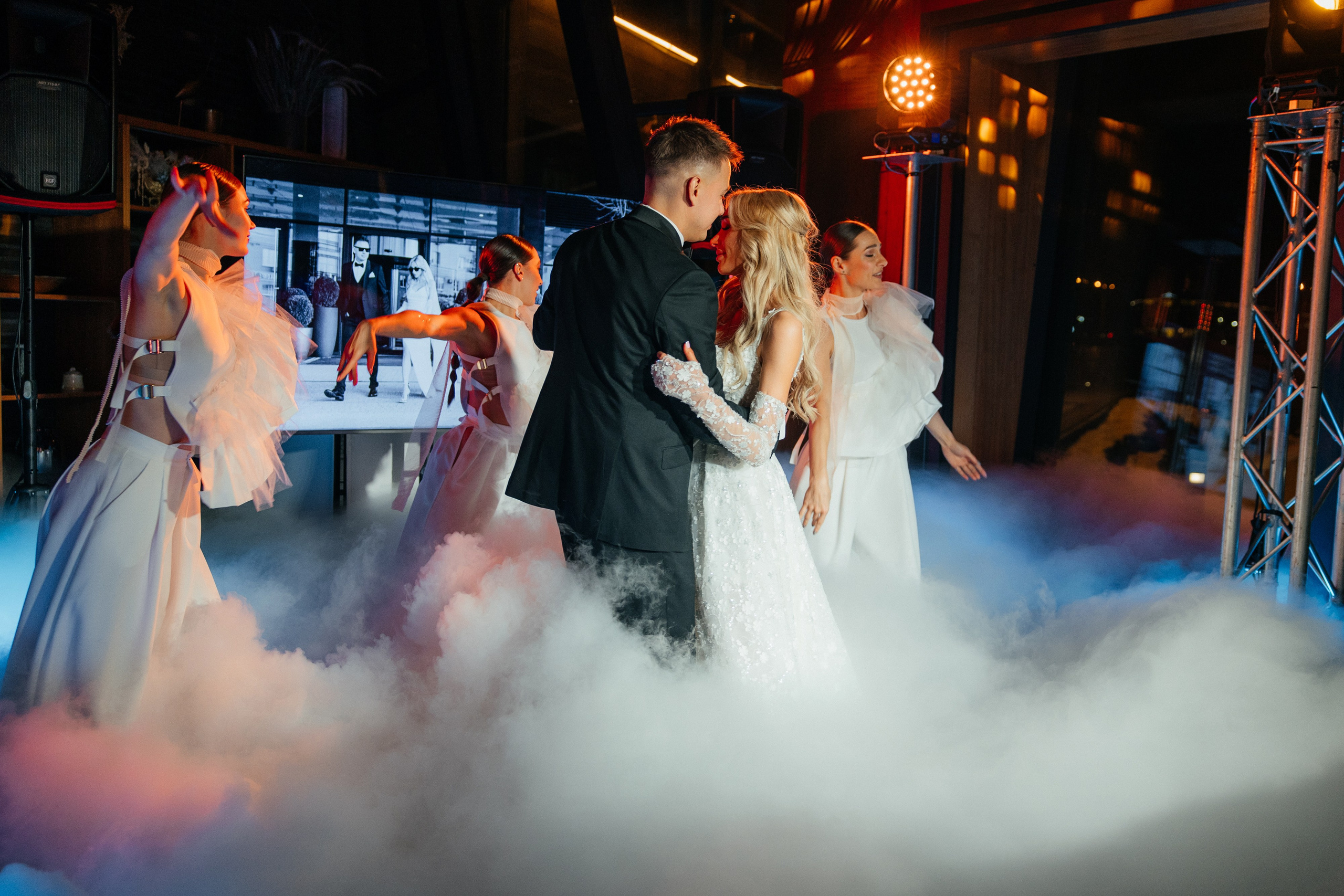 Юлия и Андрей | Свадебный день на 9 человек. Свадебный фотограф Минск РБ