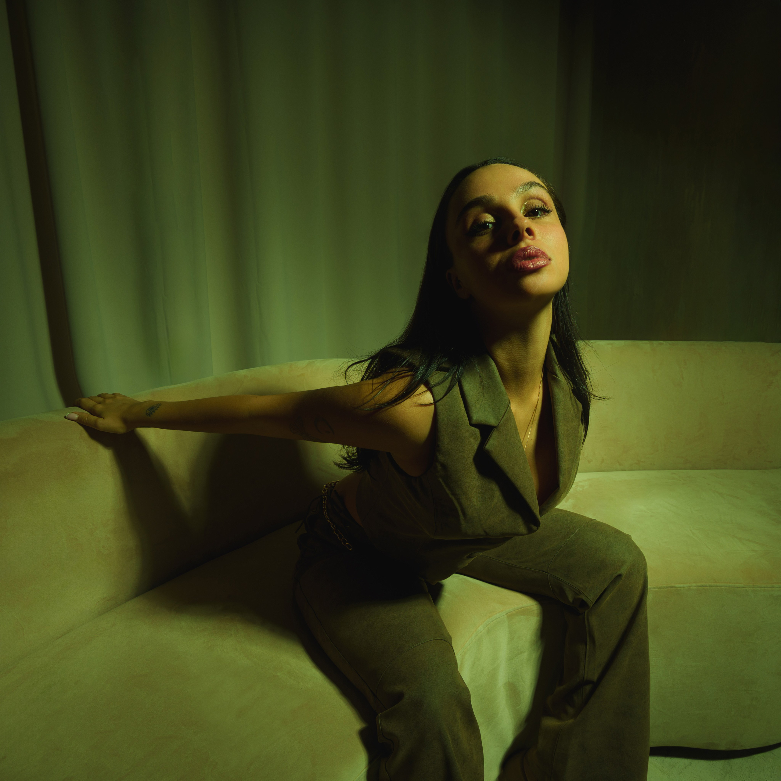 Photographer for musicians, track covers, artist cards, photo preparation for services. Dubai, Moscow. Portrait photographer Moscow, UAE, Oleg Koshmarov