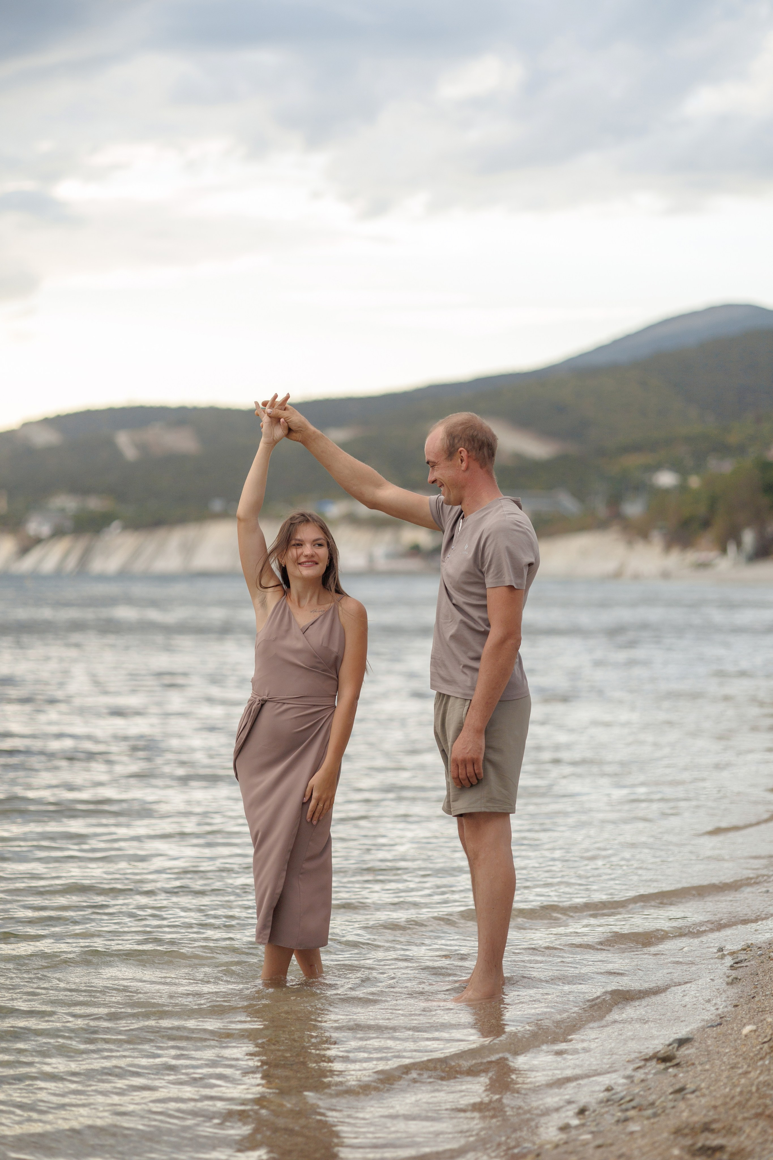 На пустынном пляже. Семейный и портретный фотограф в Геленджике Любовь Бодрова