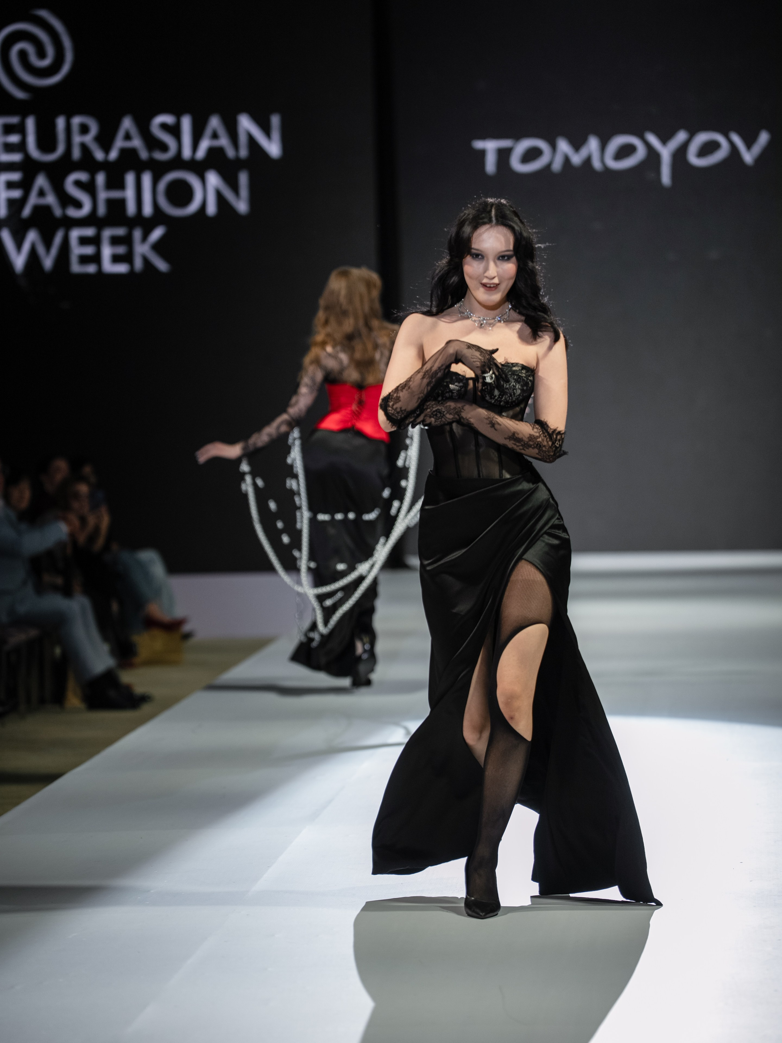 Eurasia Fashion Week Tomoyov. Сайт Алматинского НЮ АРТ, будуар и фэшн фотографа Дениса Карпенко
