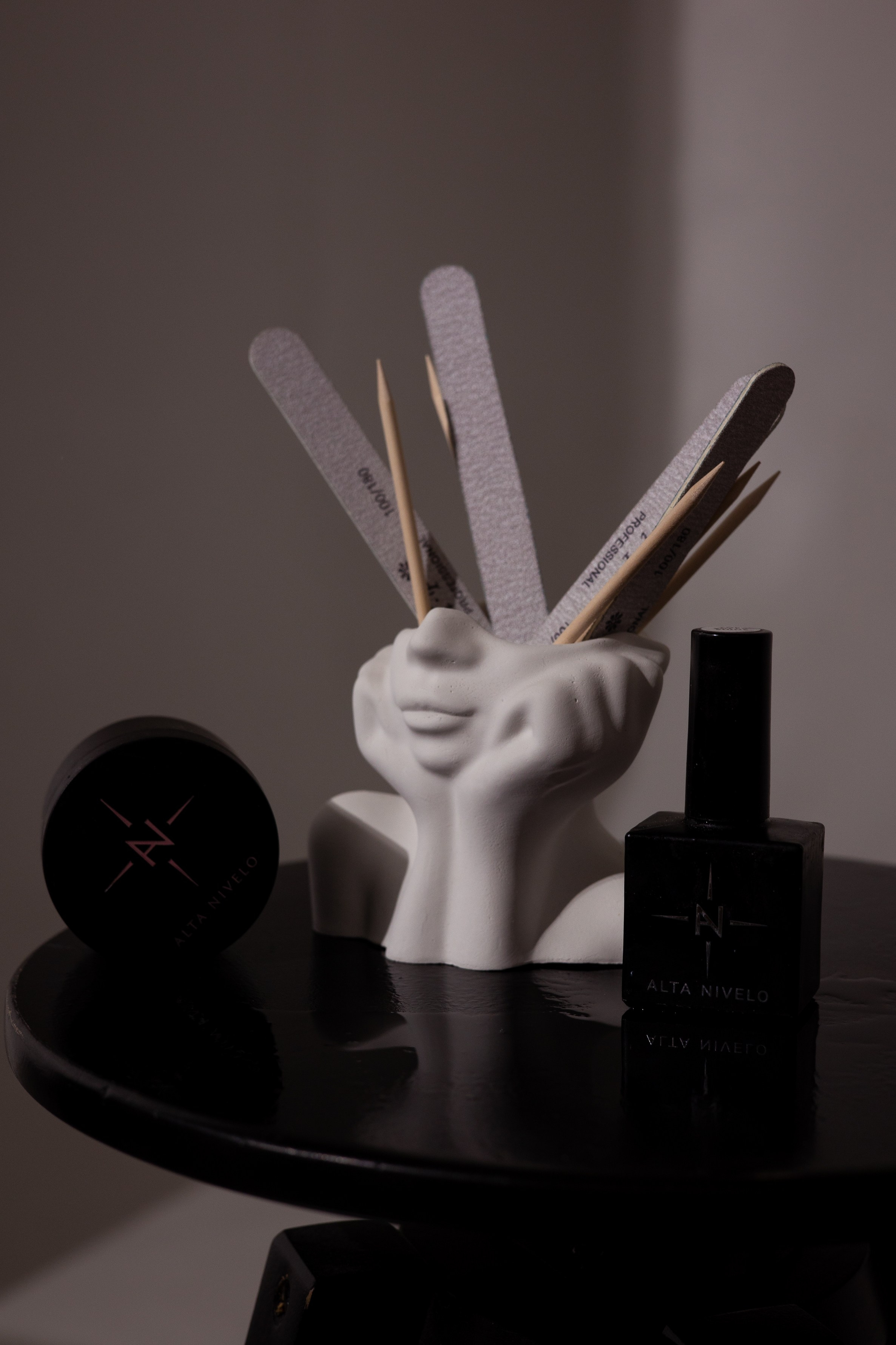 Анастасия — мастер маникюра. Ваш фотограф Лена Ленина